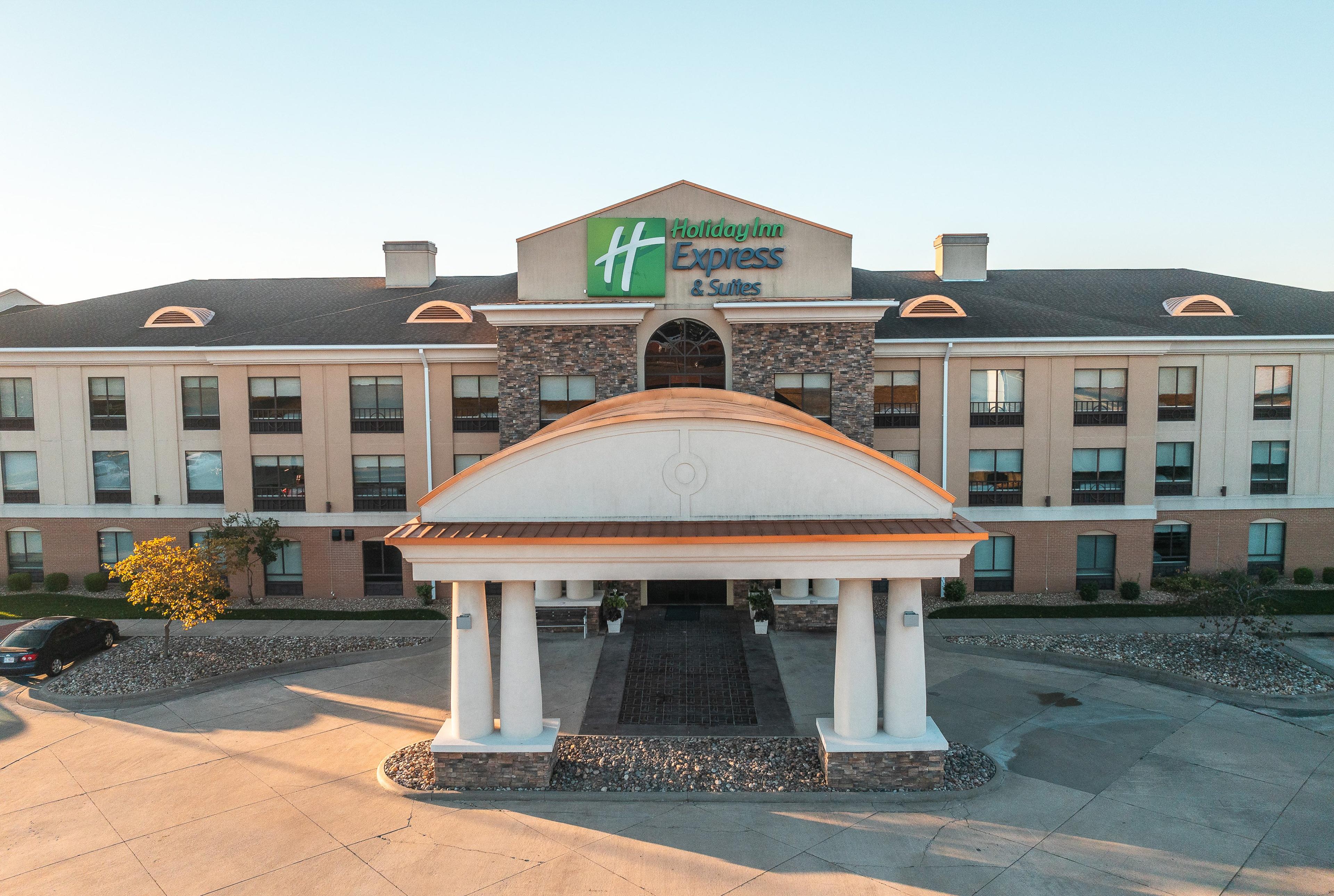 HOLIDAY INN EXP STES SAINT ROB BY I