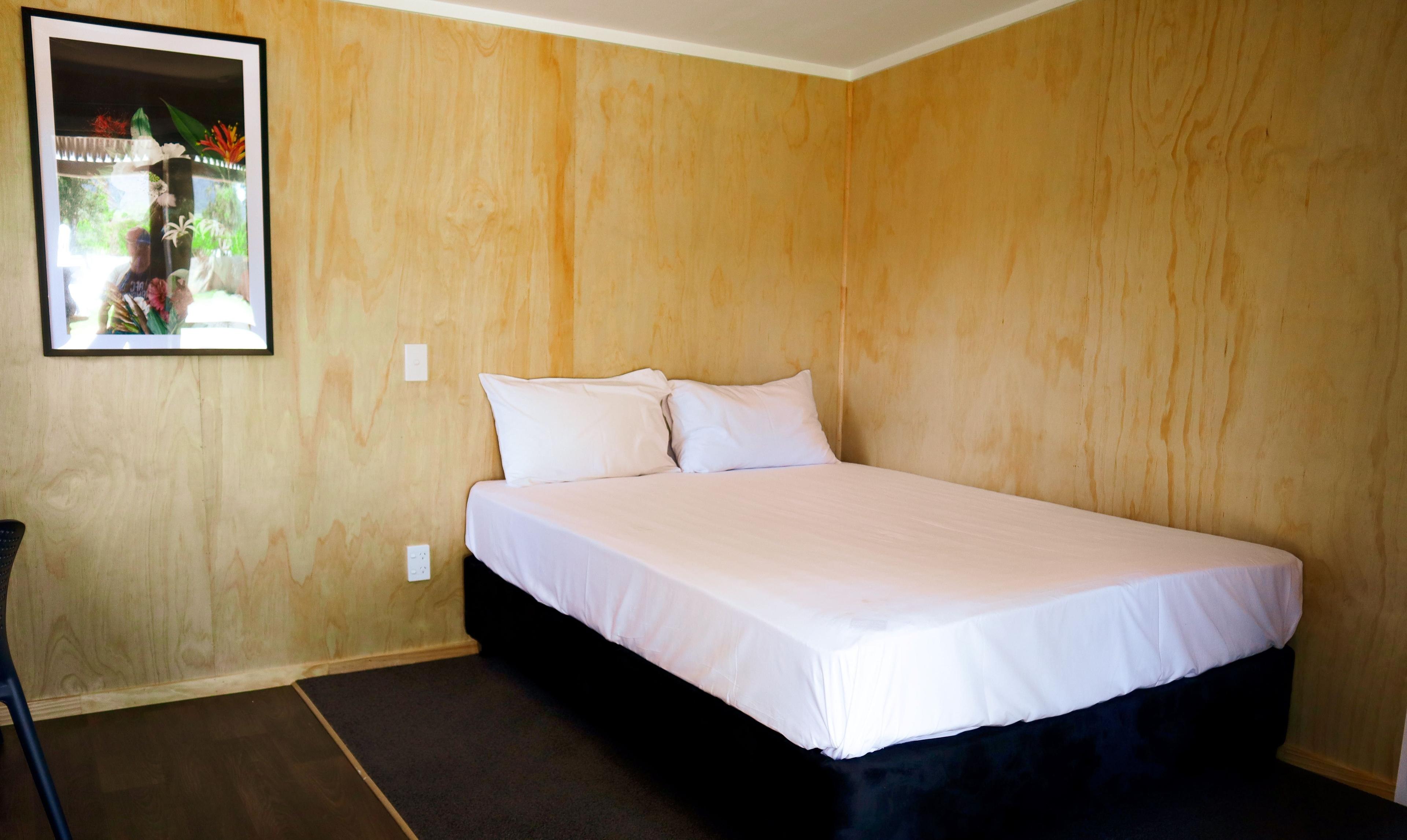 PARKLANDS MOTORLODGE