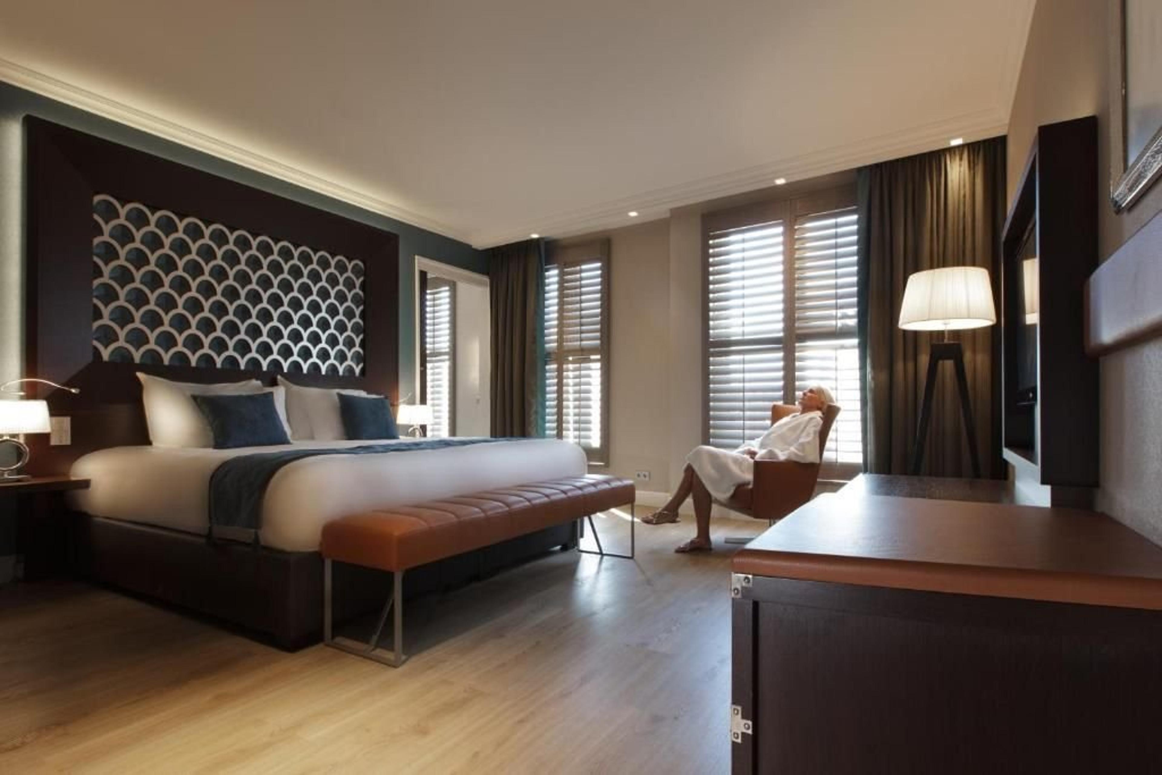 HOTEL DUX