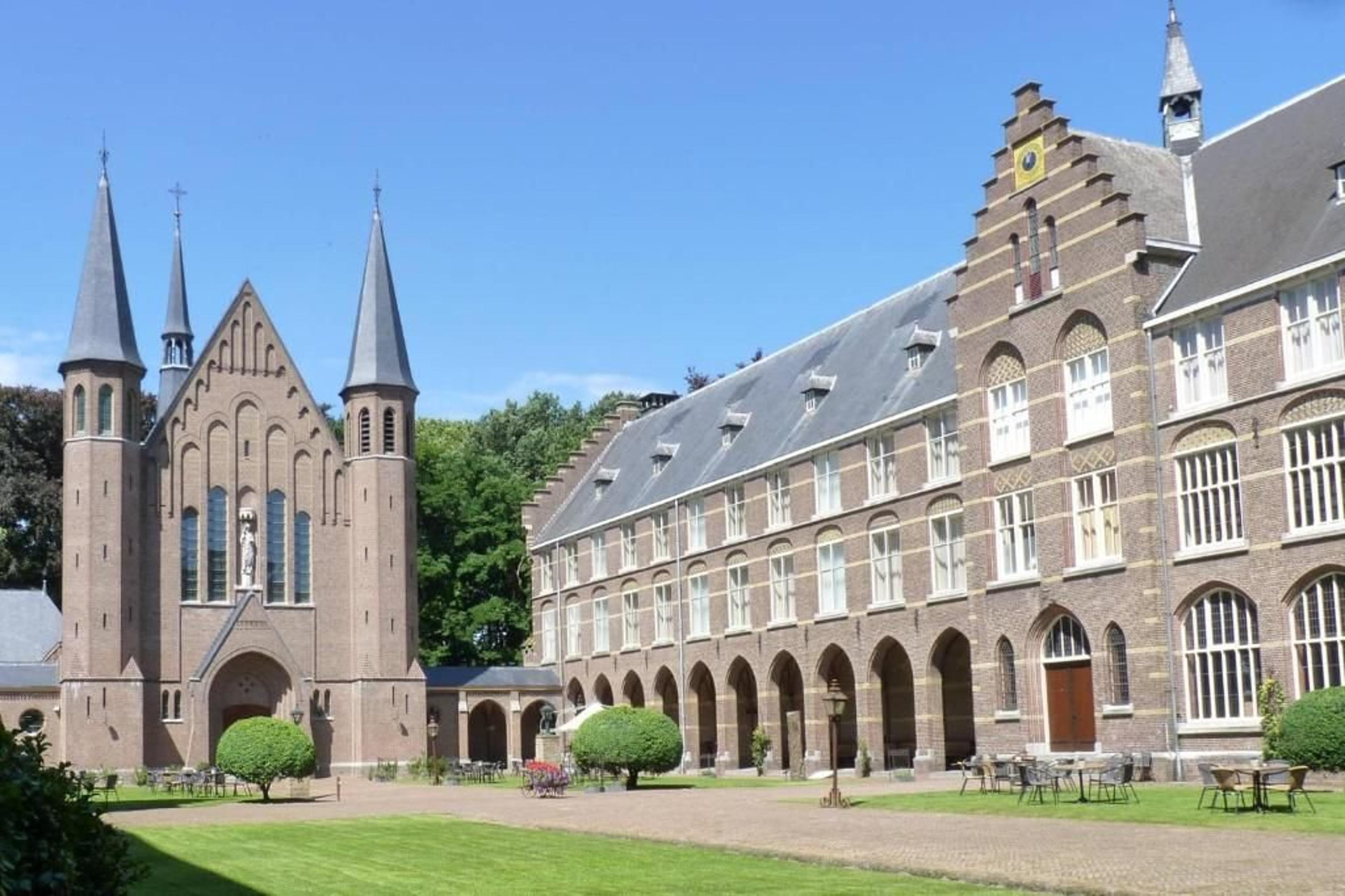 CONFERENTIECENTRUM AND HOTEL BOVEND