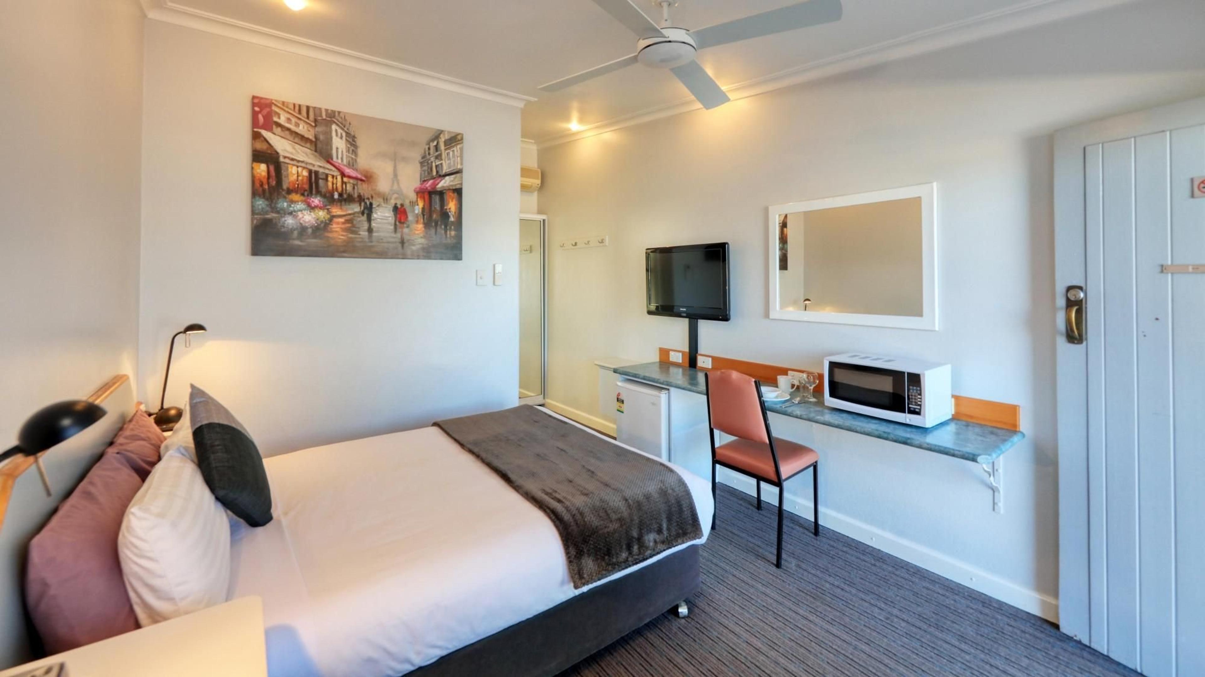 TUMUT FARRINGTON MOTEL