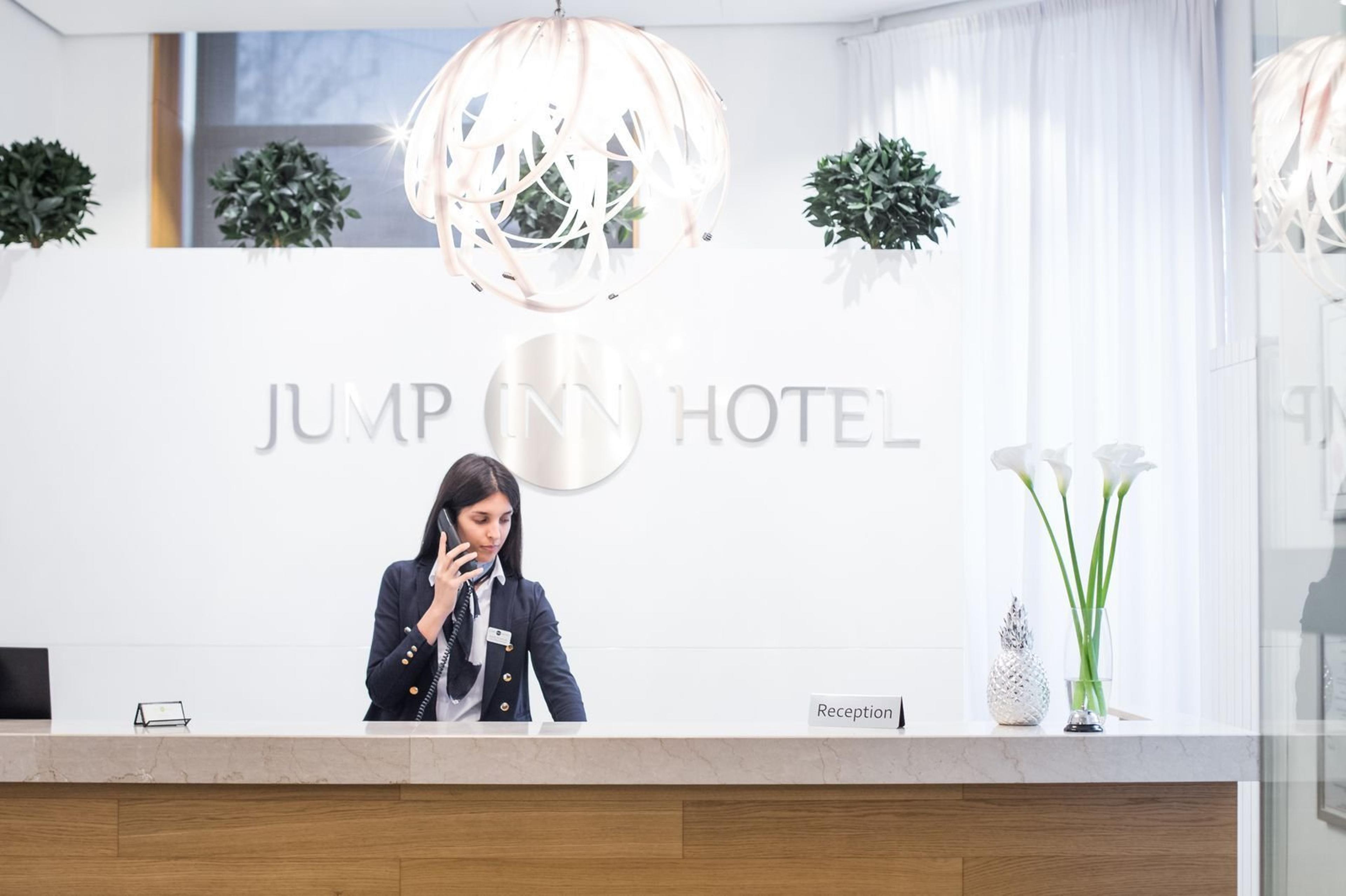 JUMP INN HOTEL