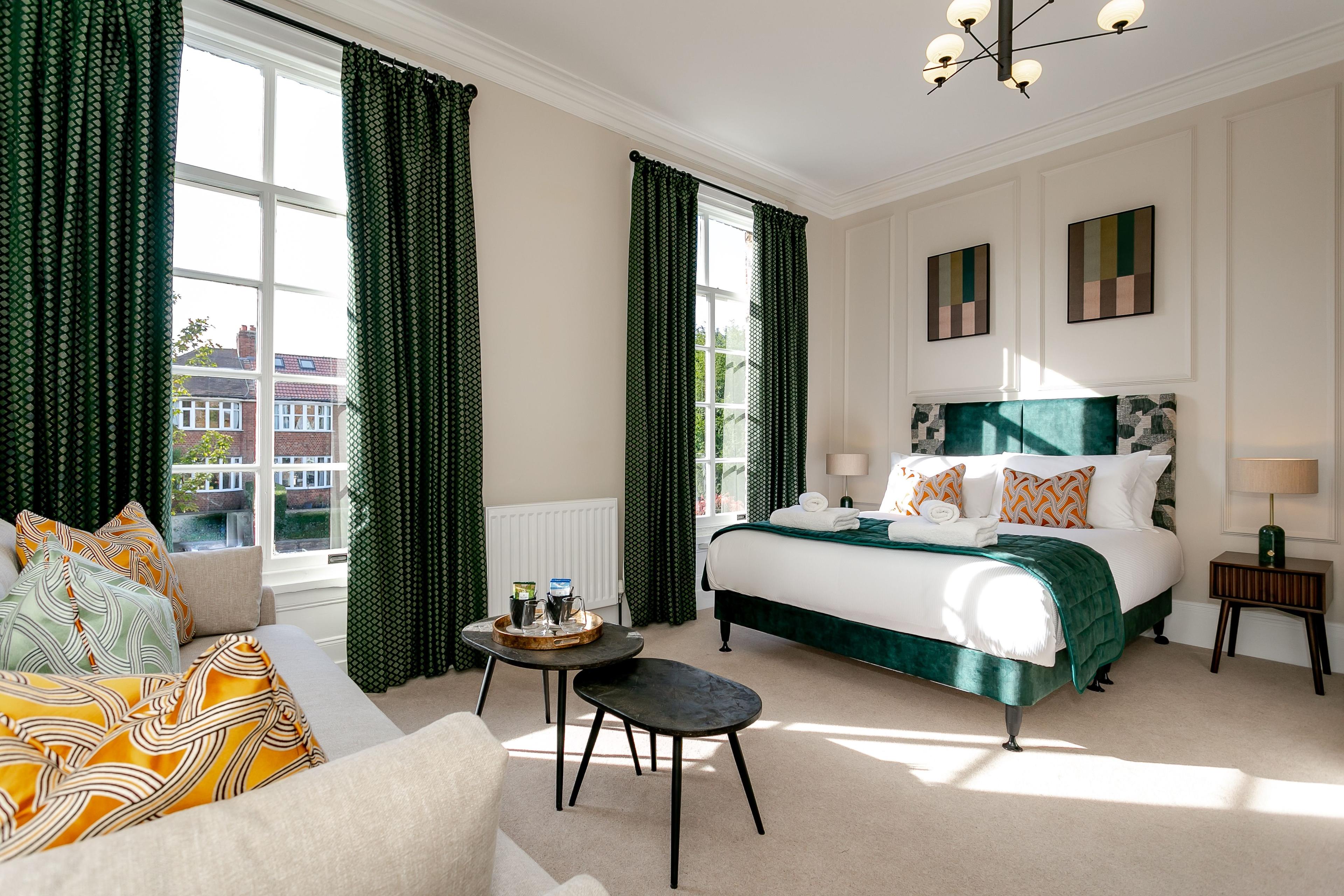 NEW HOLGATE HOTEL