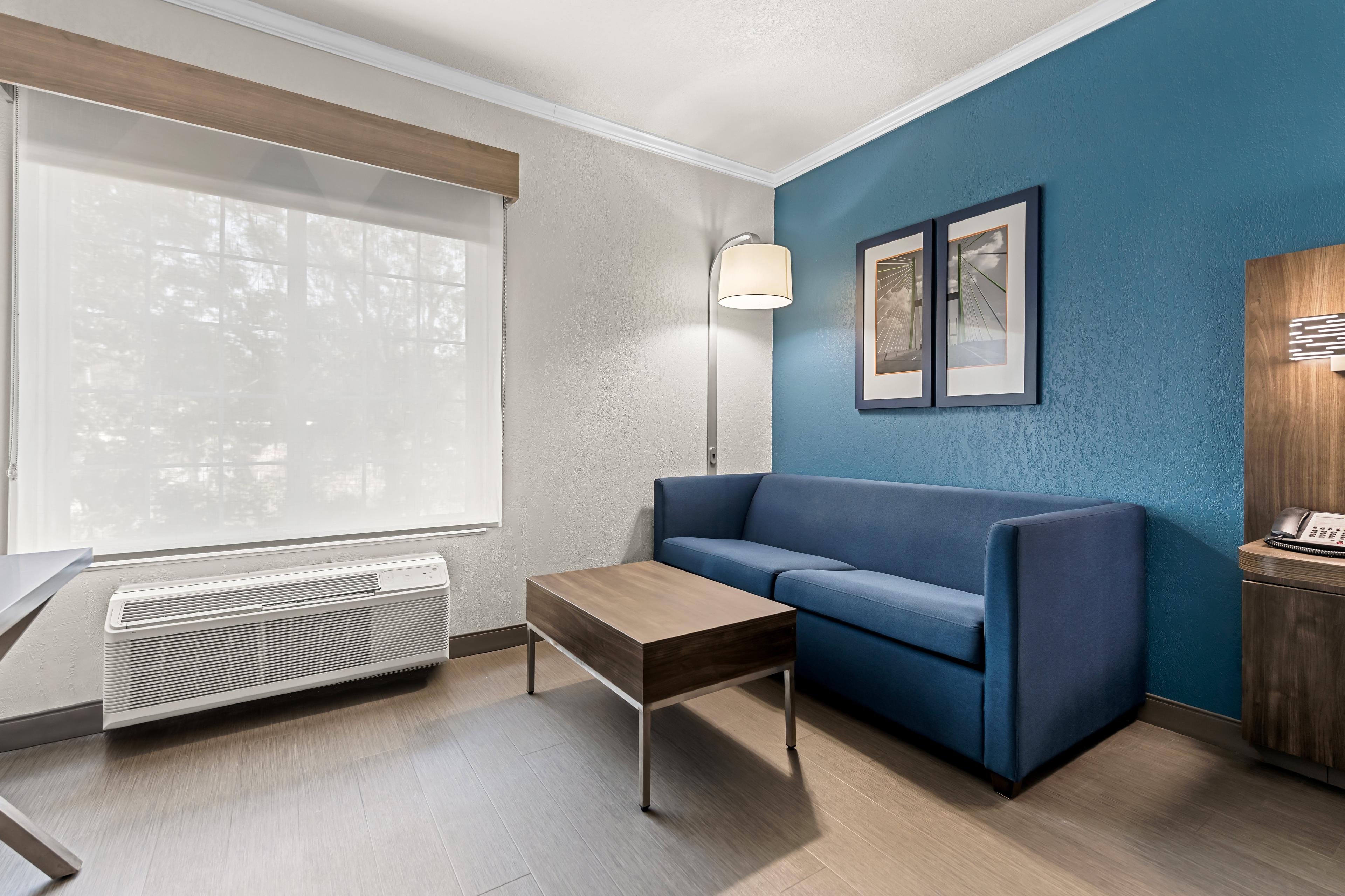 HOLIDAY INN EXP ST SIMONS ISLD BY I
