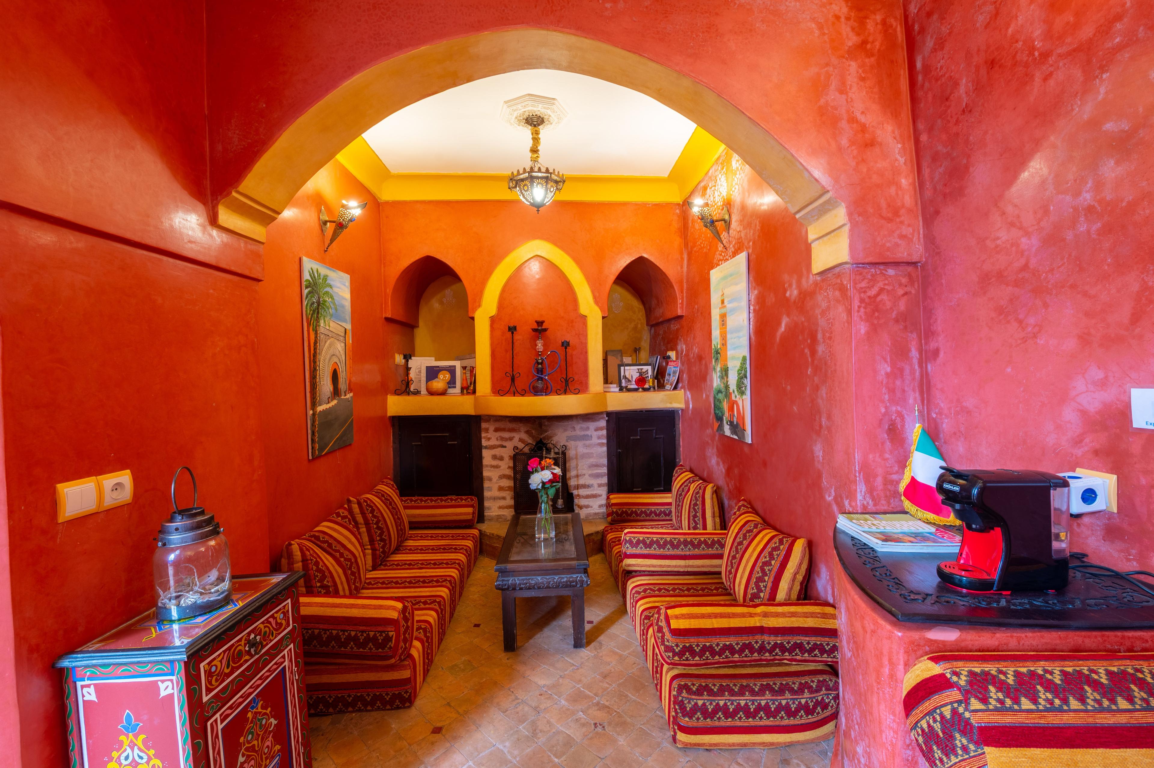 RIAD MBOJA - CHEZ ALI BABA