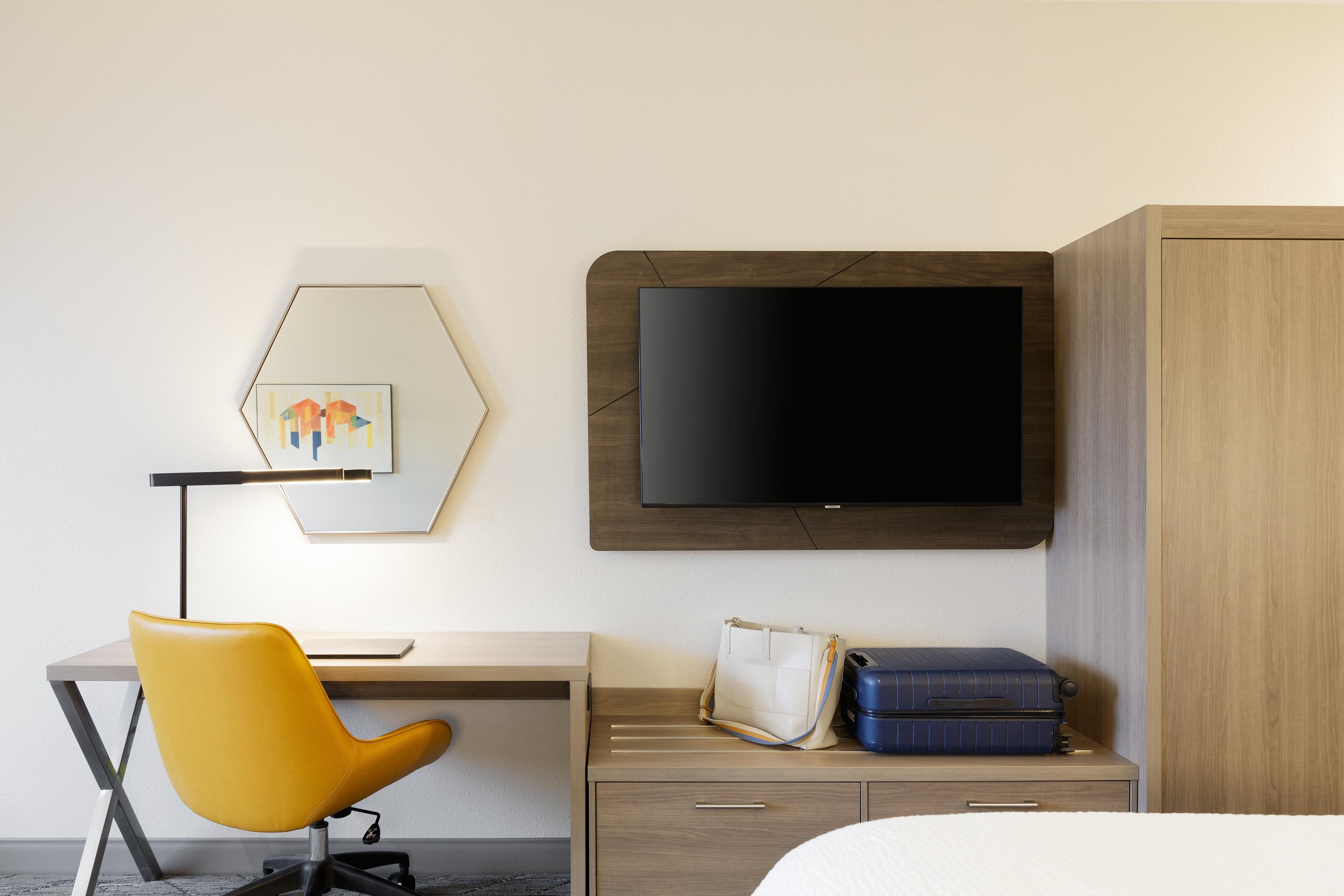 HOLIDAY INN EXP STES MORROW