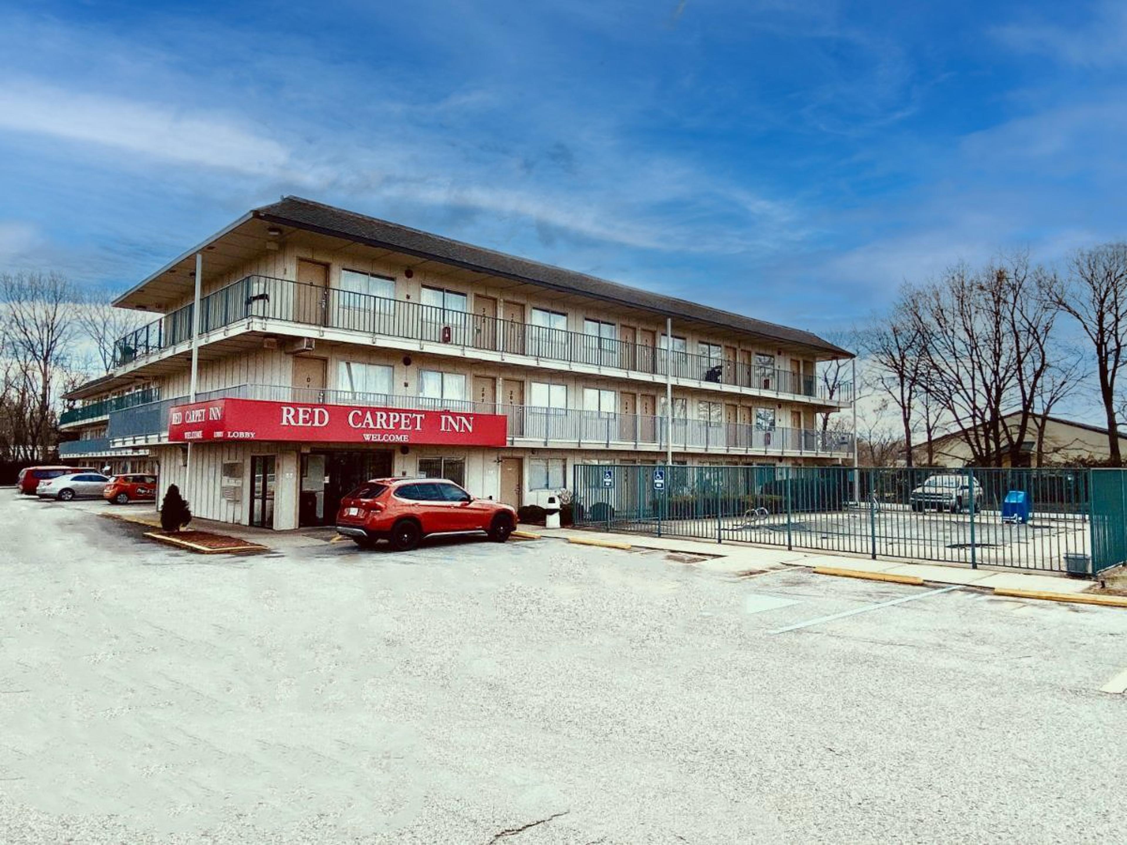 RED CARPET INN CLARKSVILLE IN