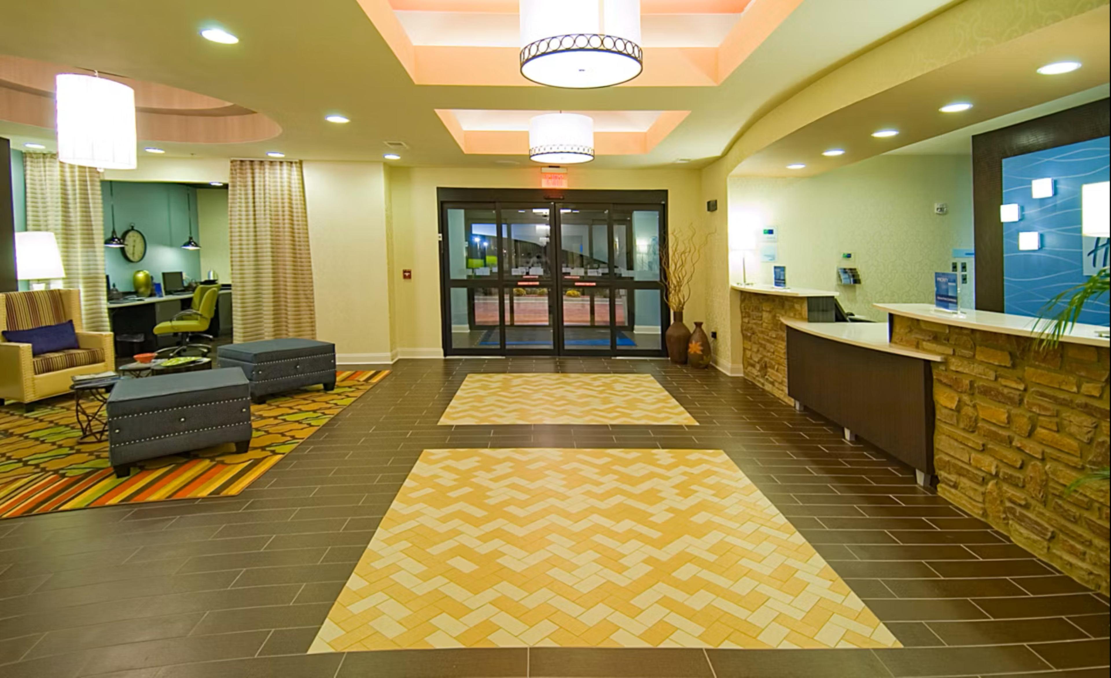 HOLIDAY INN EXP STES FULTON BY IHG