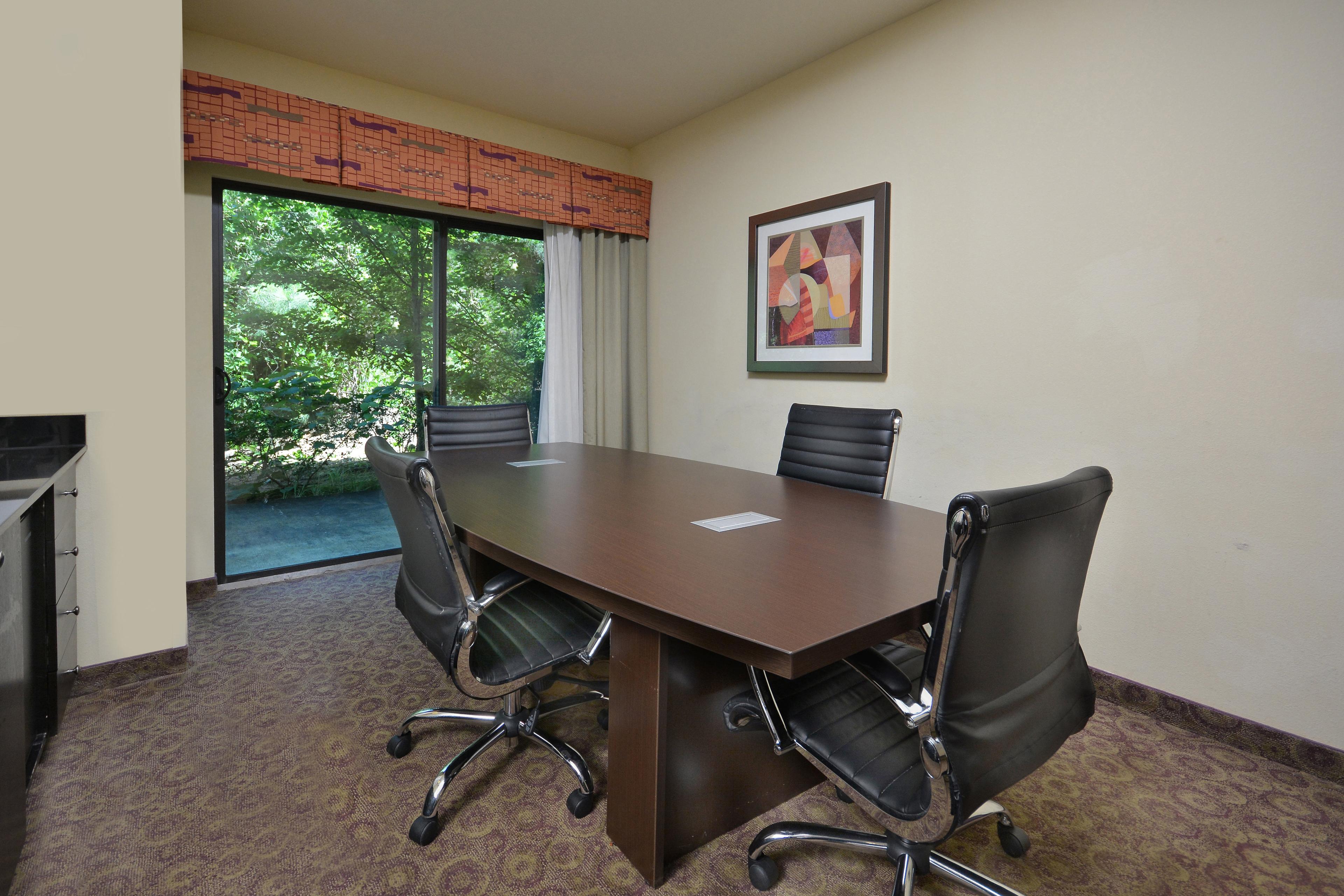 HOLIDAY INN EXP STES UNIV AREA BY I