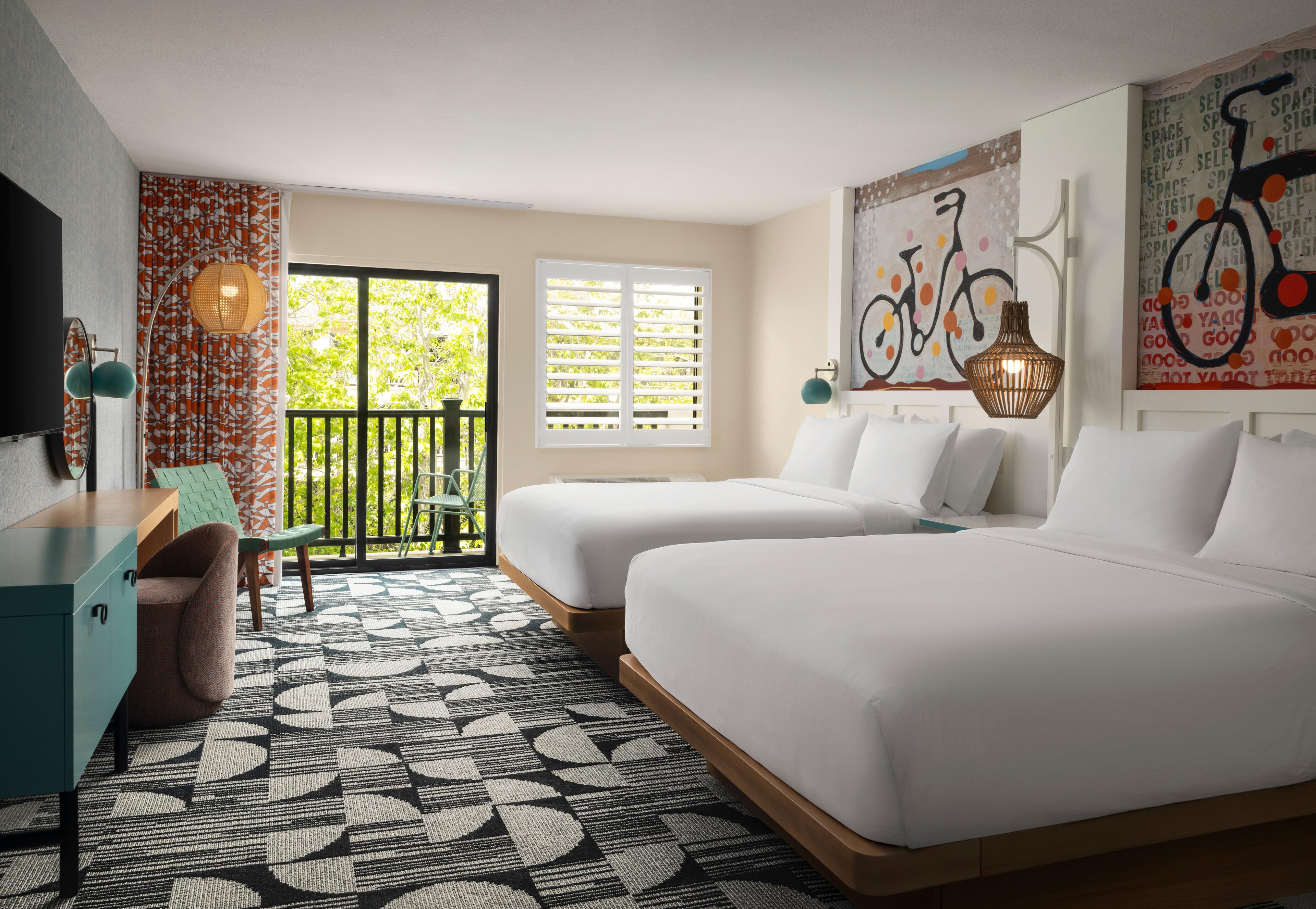 HOLIDAY INN EXPSTES SOLANA BCH BY I