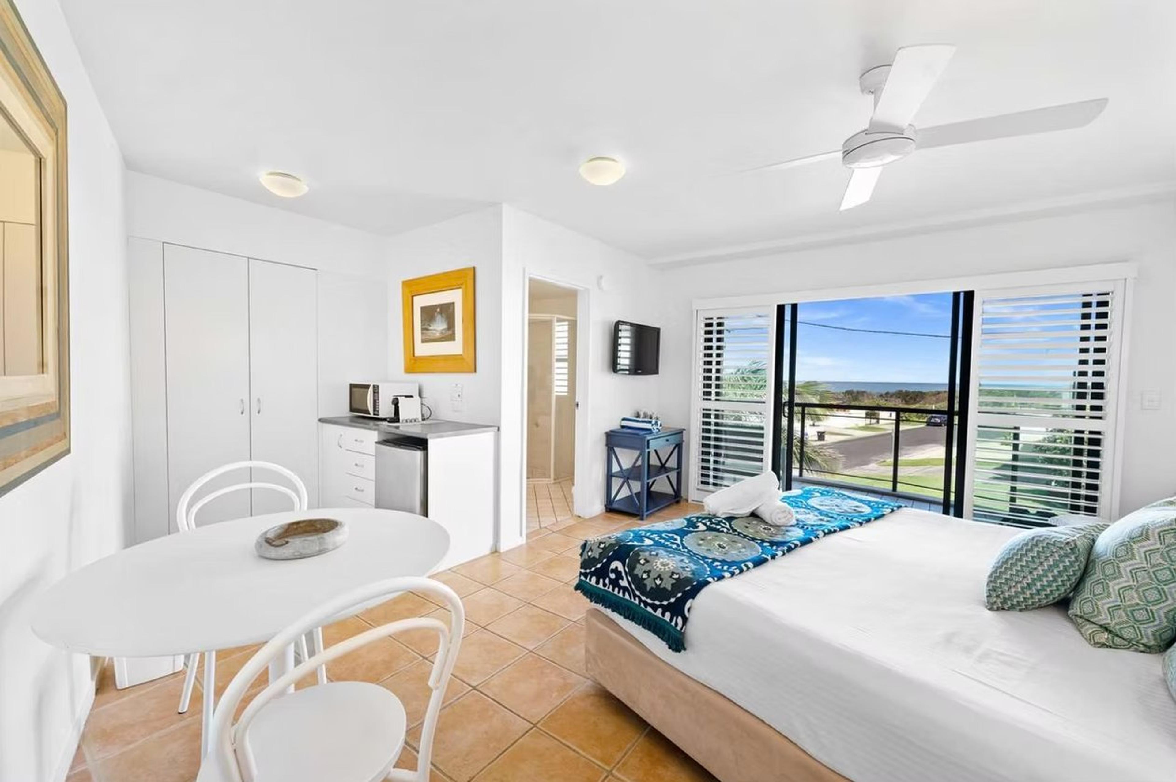 THE COVE YAMBA