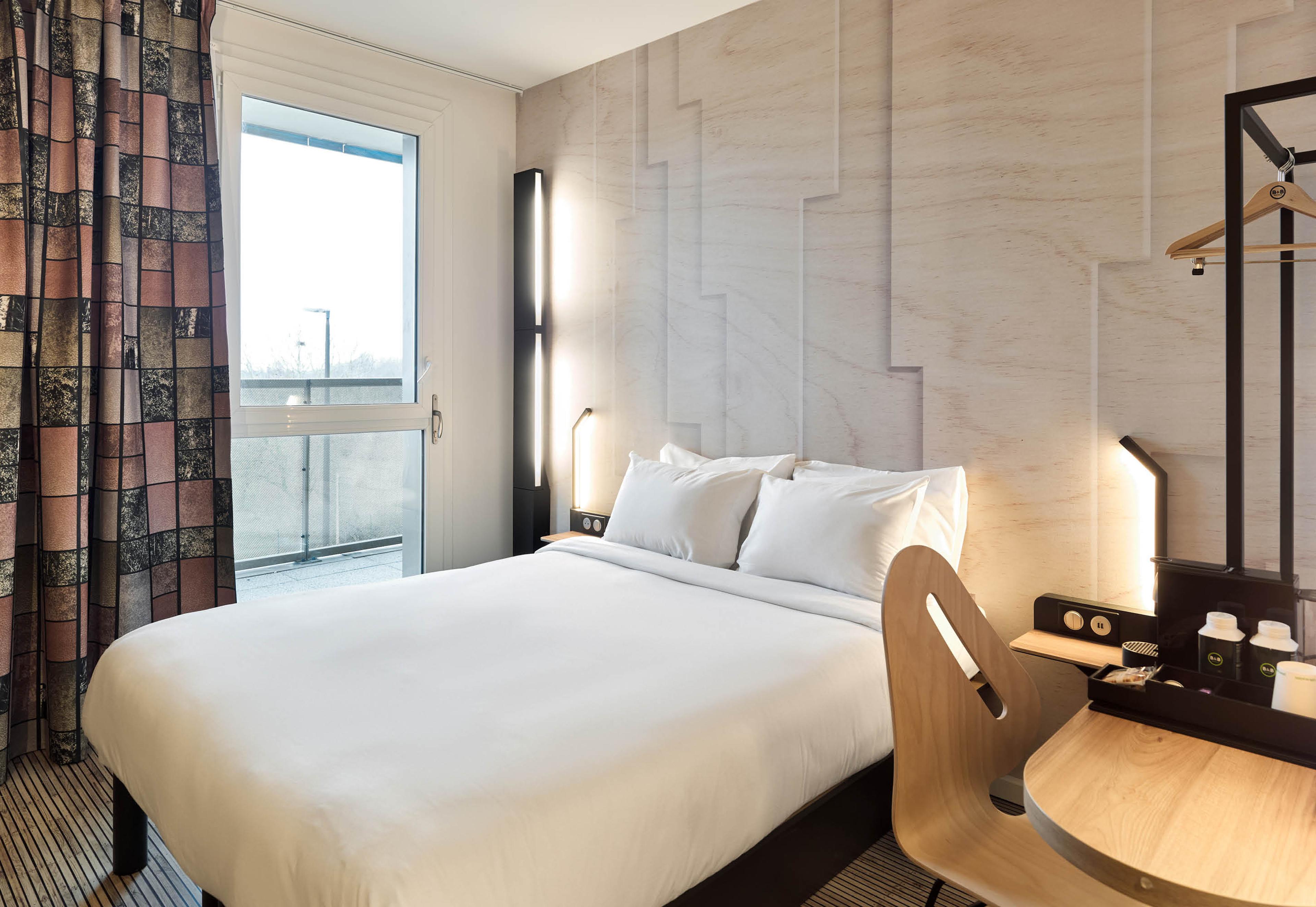 B&B HOTEL VERSAILLES ROCQUENCOURT