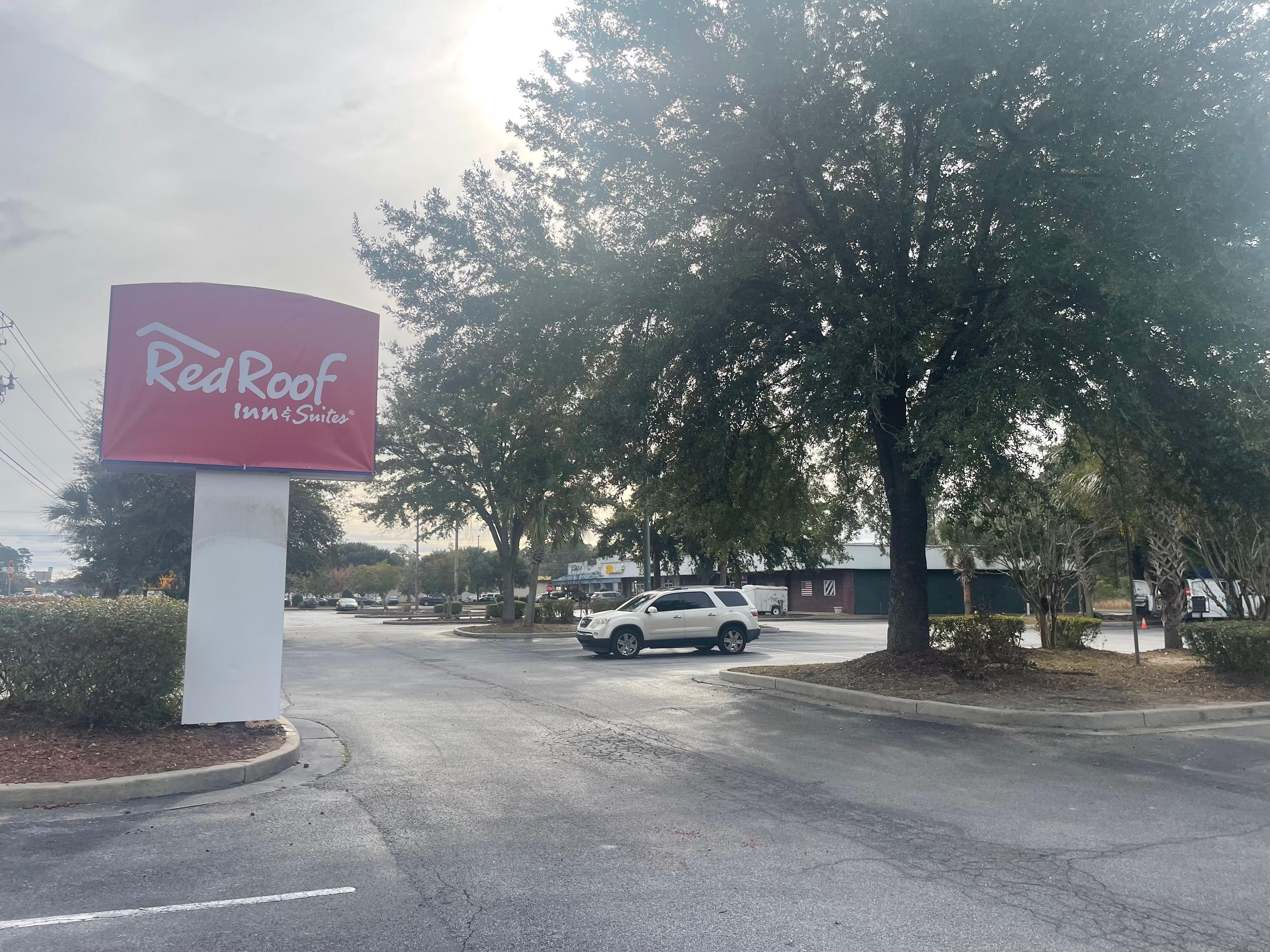RED ROOF SUITES HINESVILLE