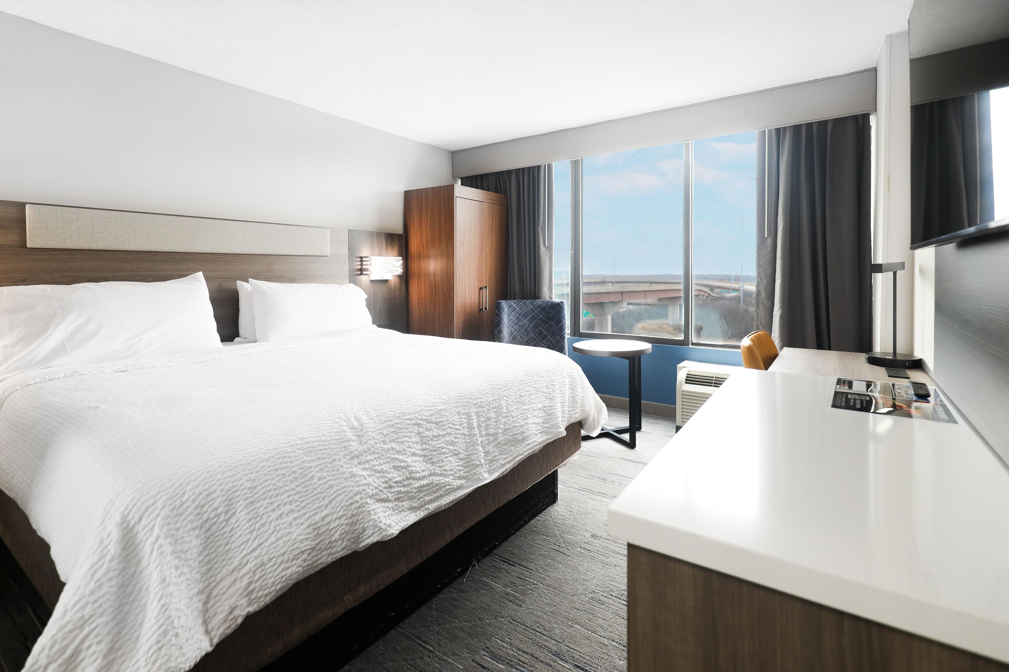 HOLIDAY INN EXP DC SPRINGFIELD BY I