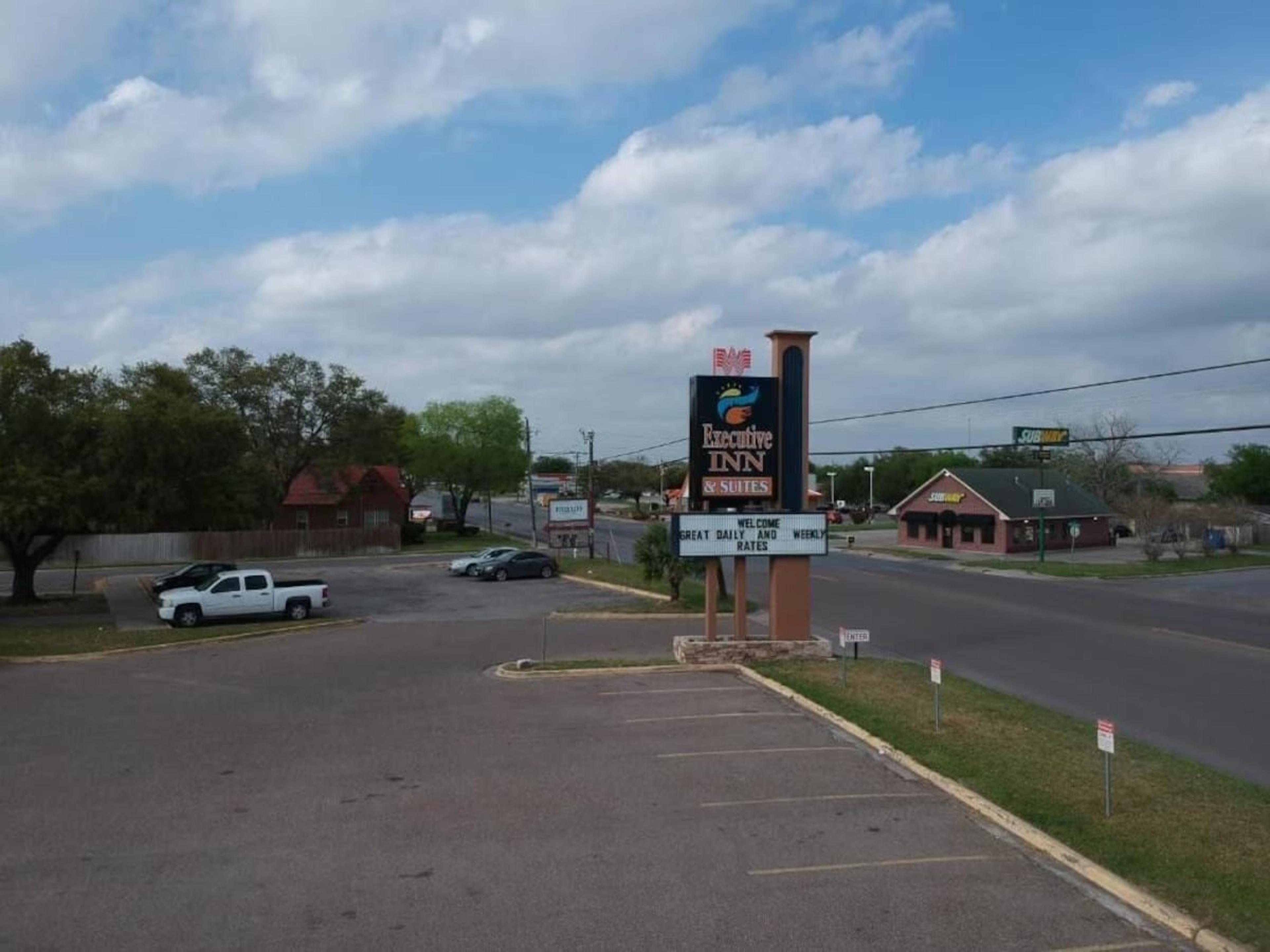 Executive Inn Beeville US 181