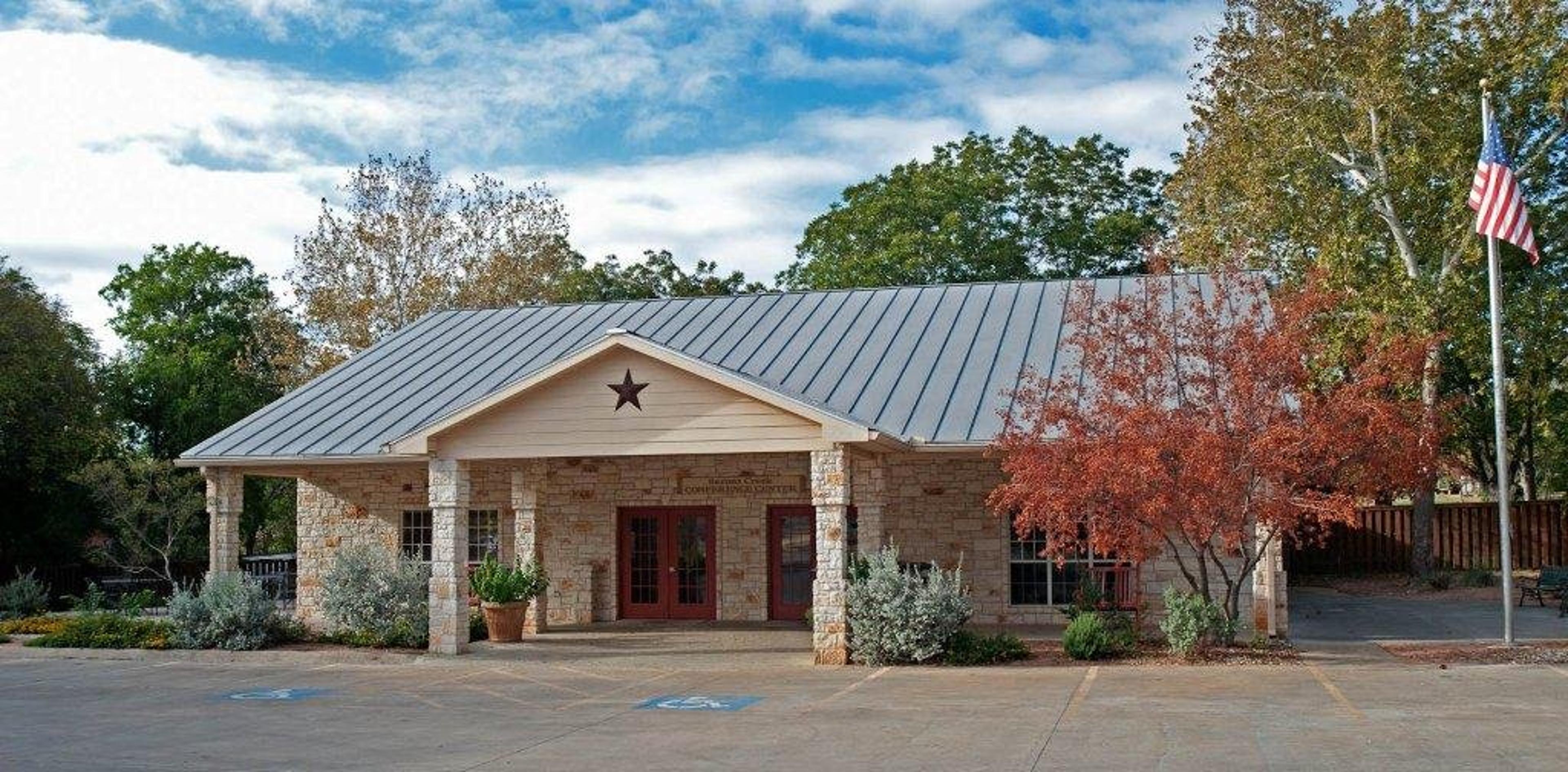 FREDERICKSBURG INN AND SUITES