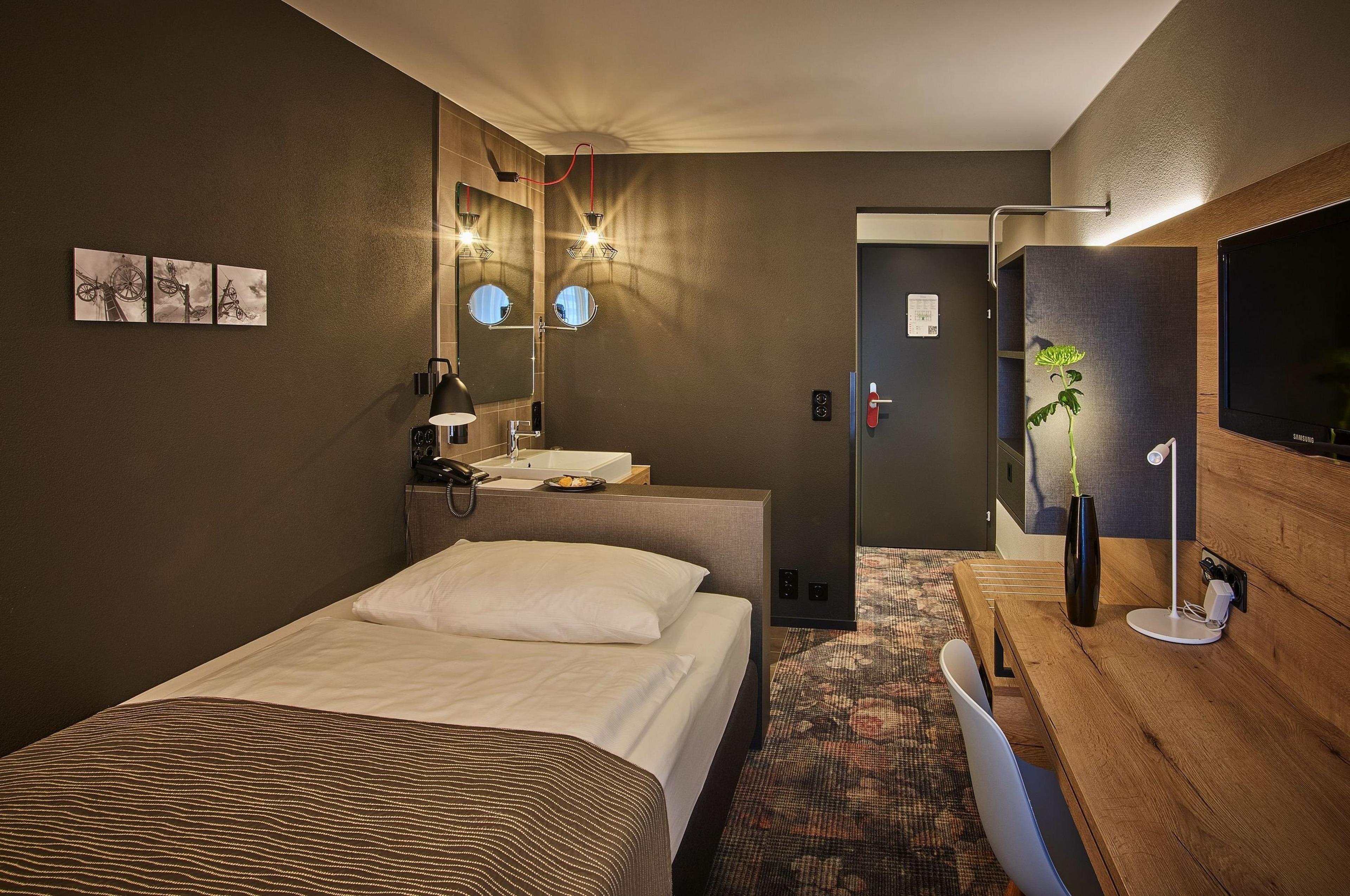 BAXTER HOTEL