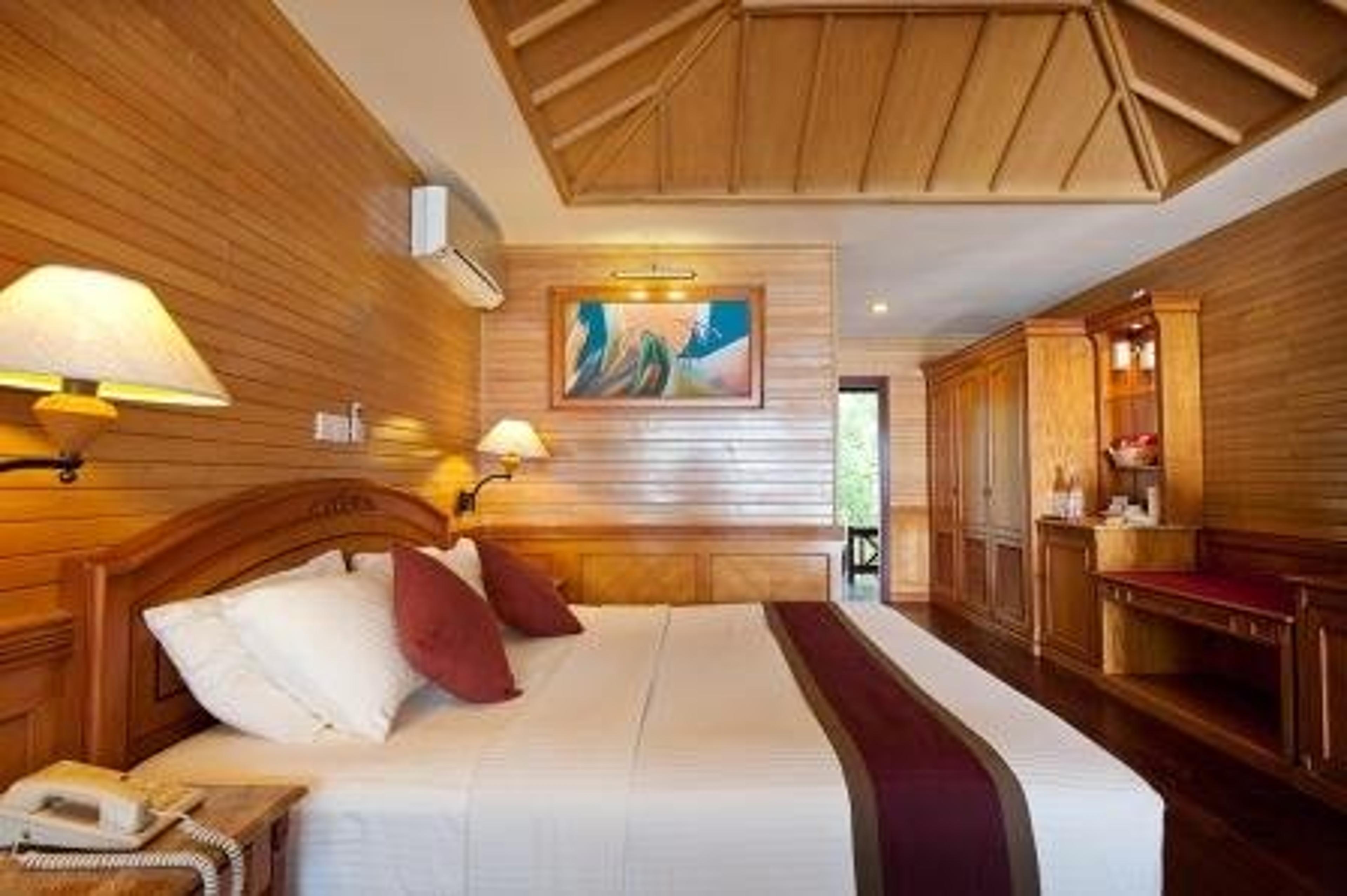 ROYAL ISLAND RESORT