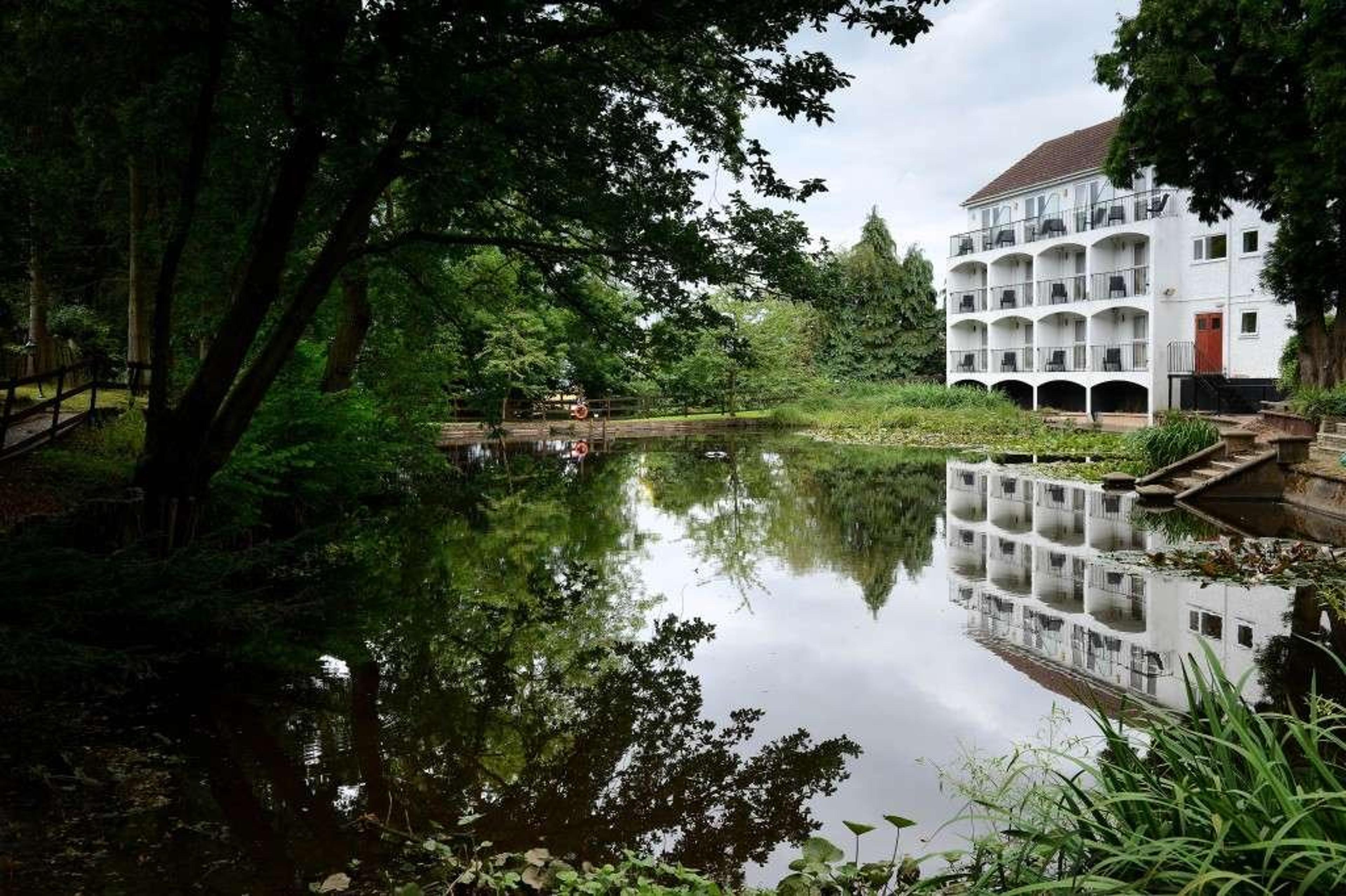 Buckatree Hall