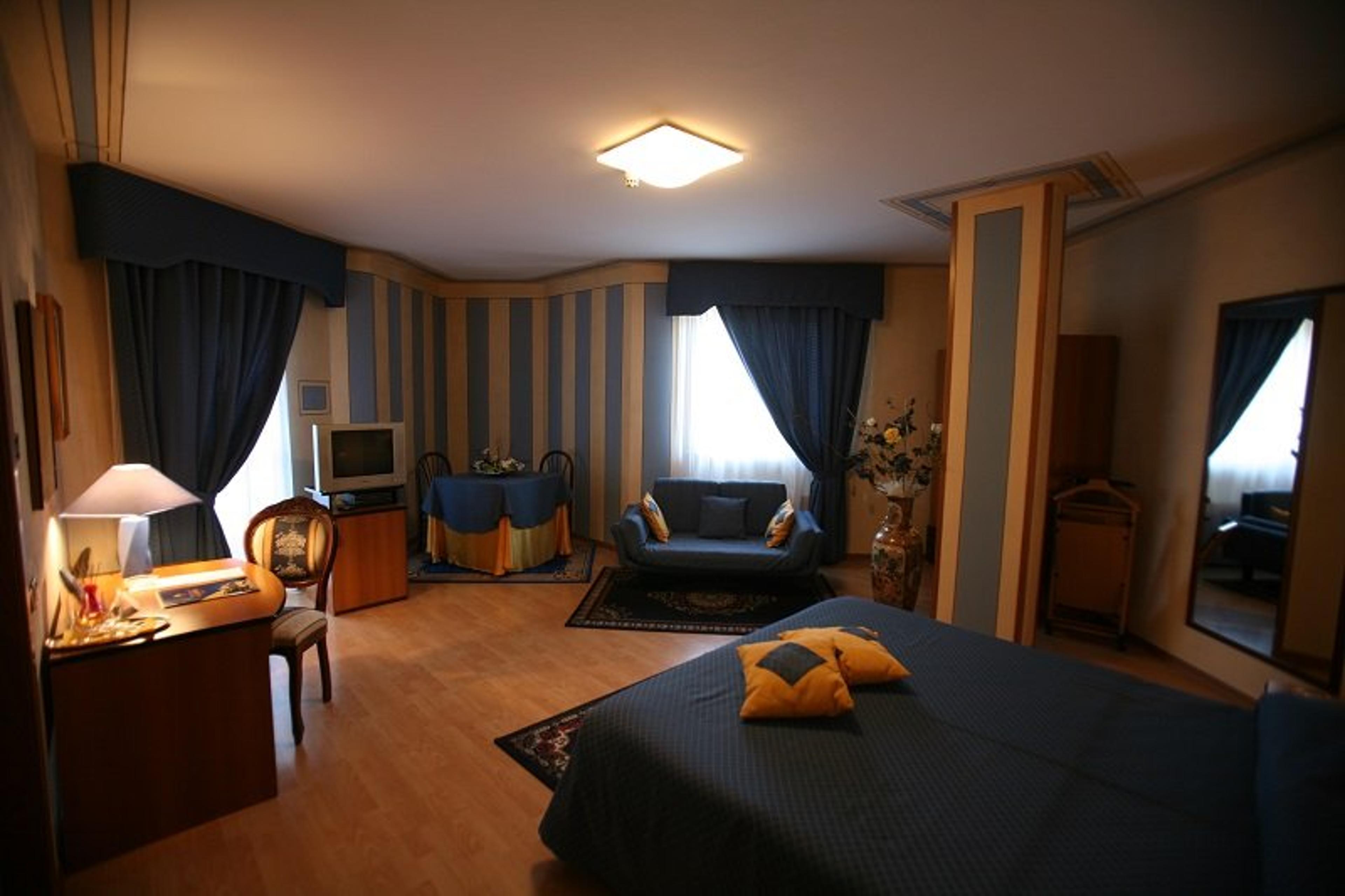 HOTEL LA RUOTA