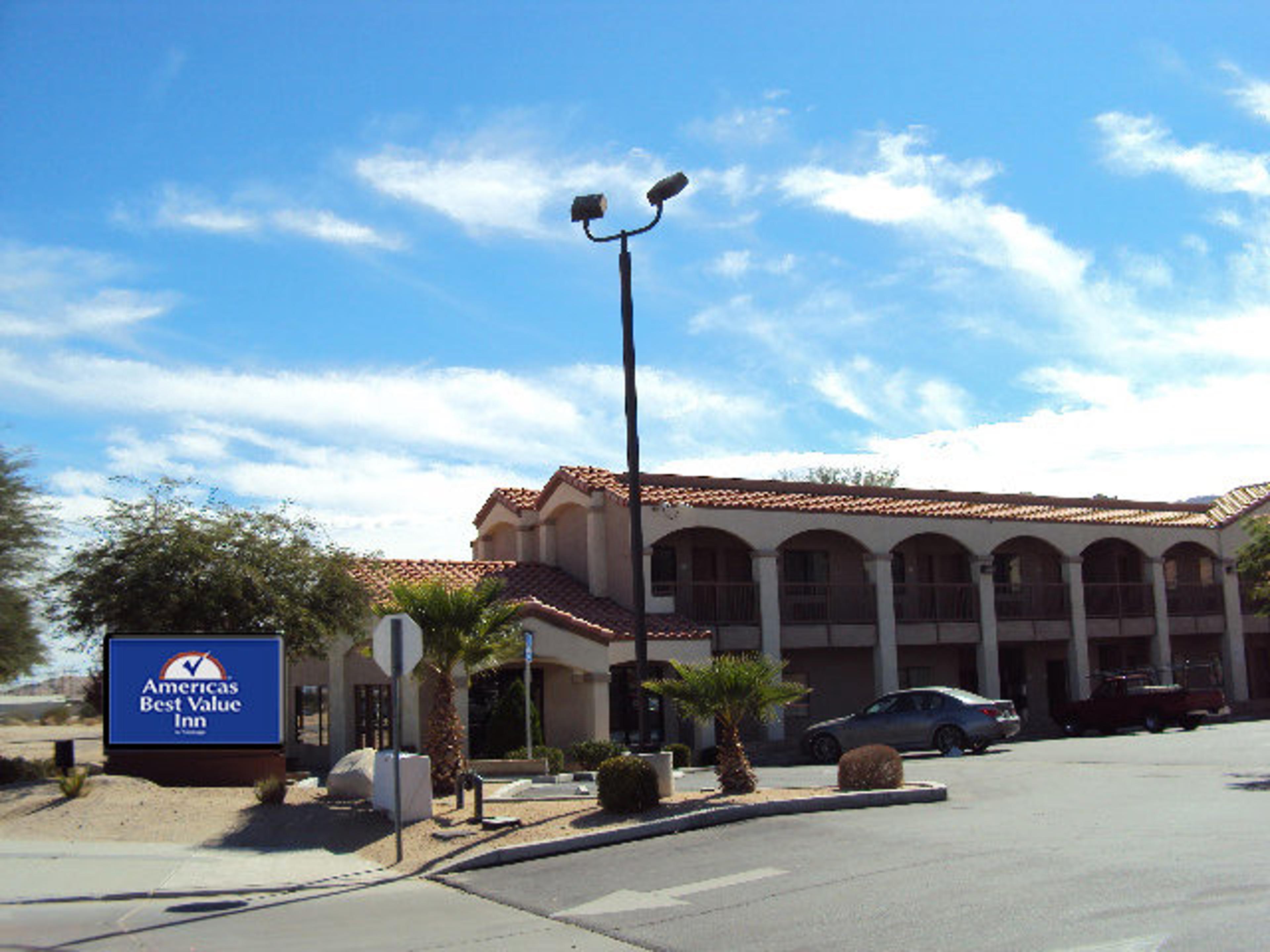 Starlight Inn and Suites