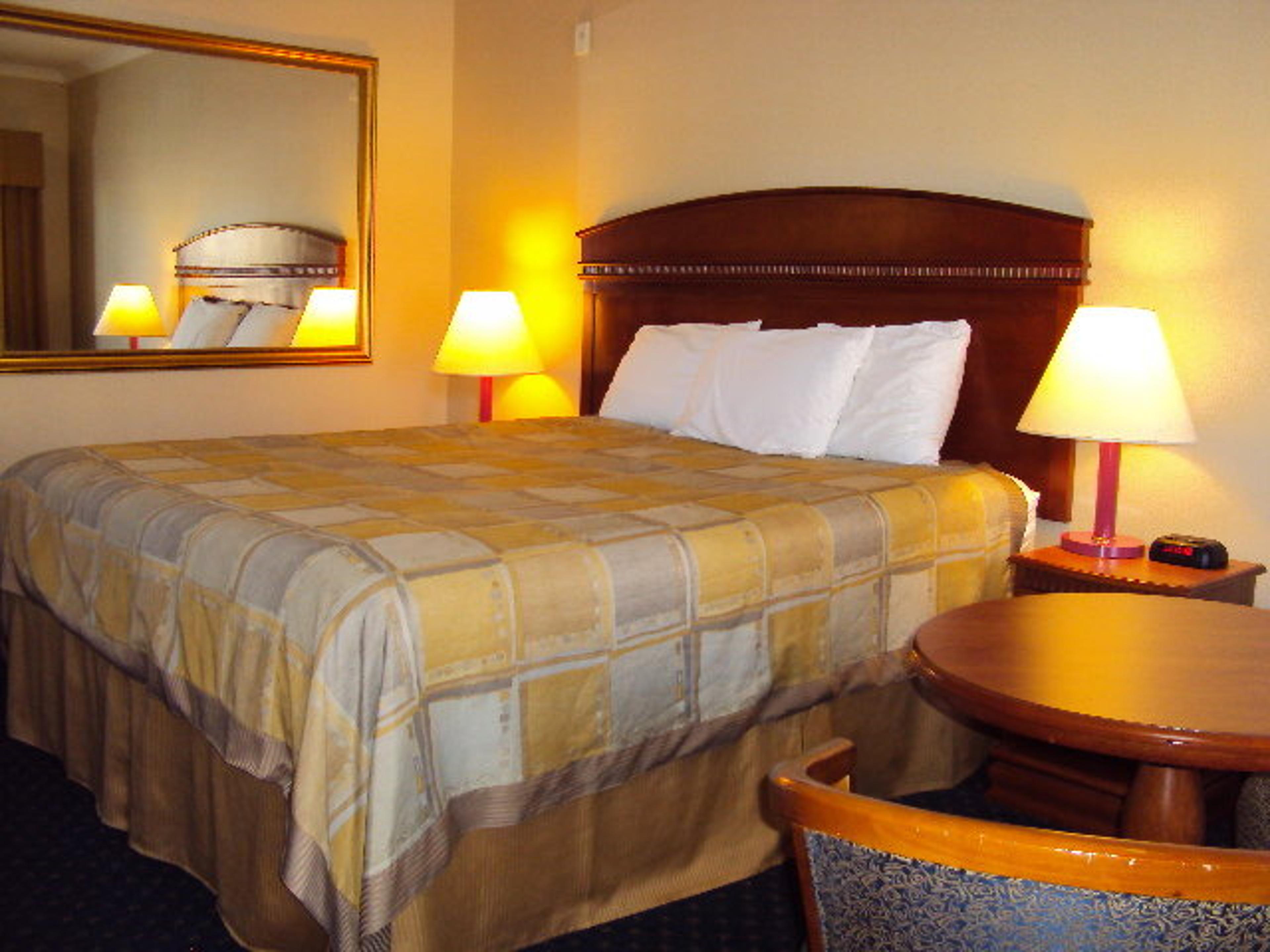 Starlight Inn and Suites