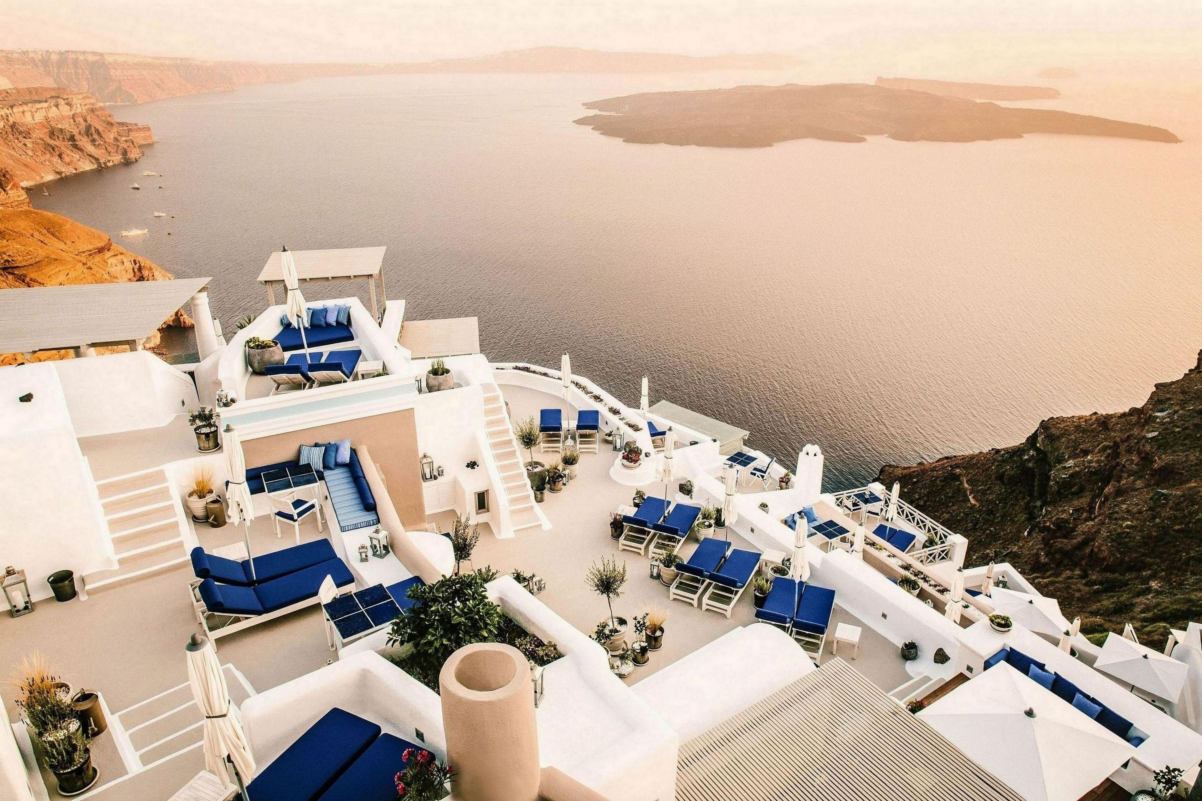 ICONIC SANTORINI