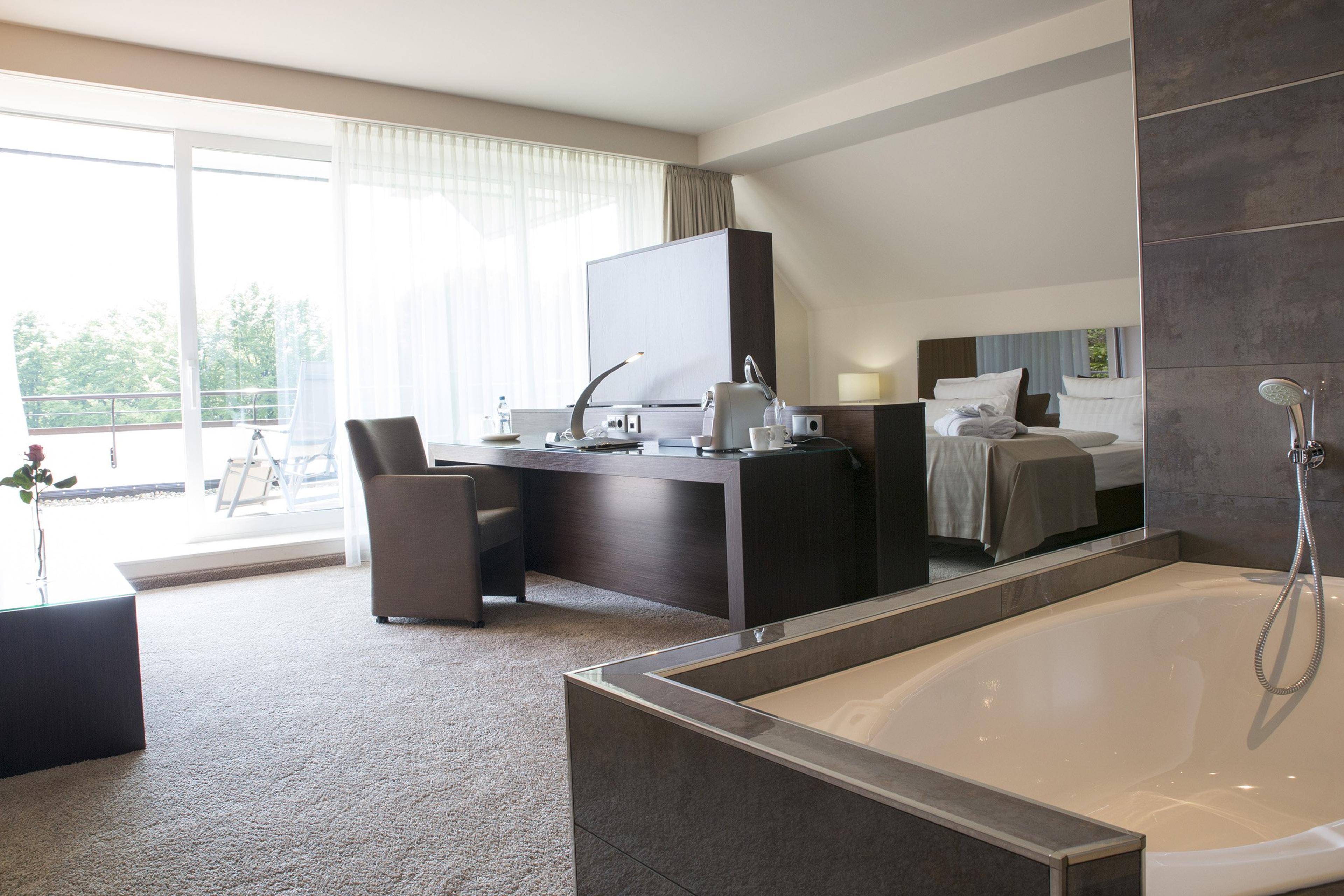 L ARRIVEE HOTEL AND SPA