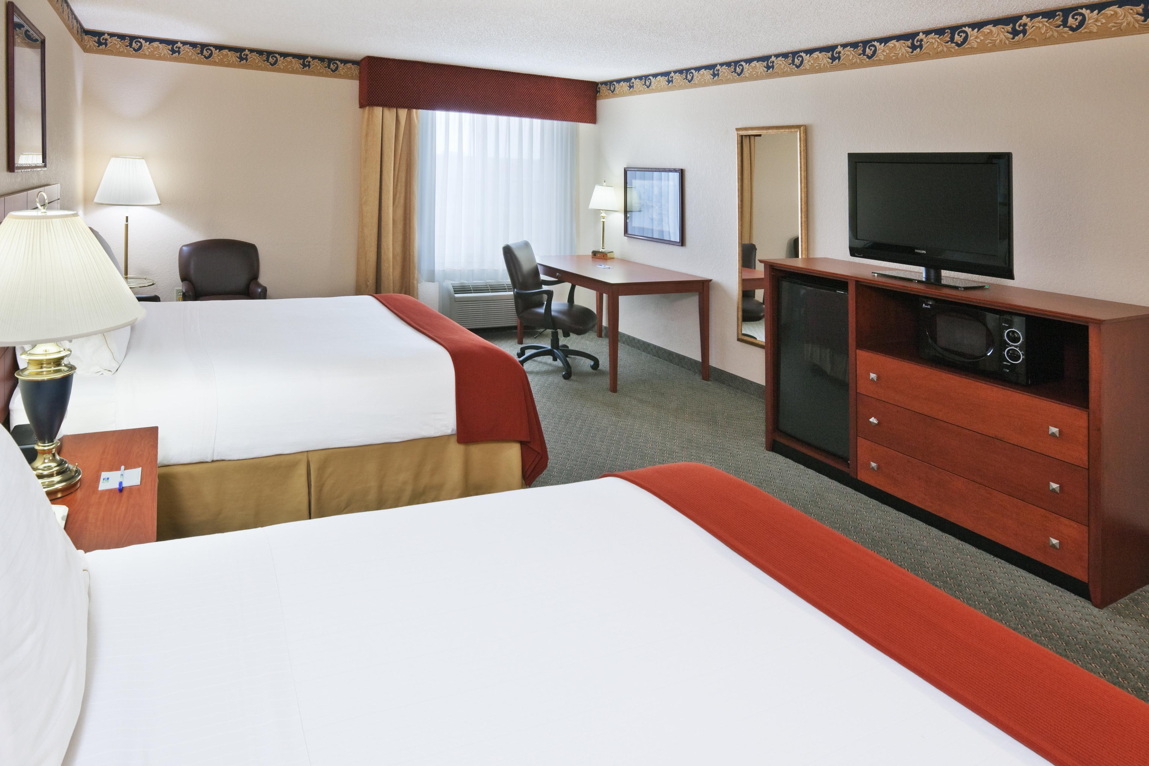 HOLIDAY INN EXP STES LEWISVILL BY I