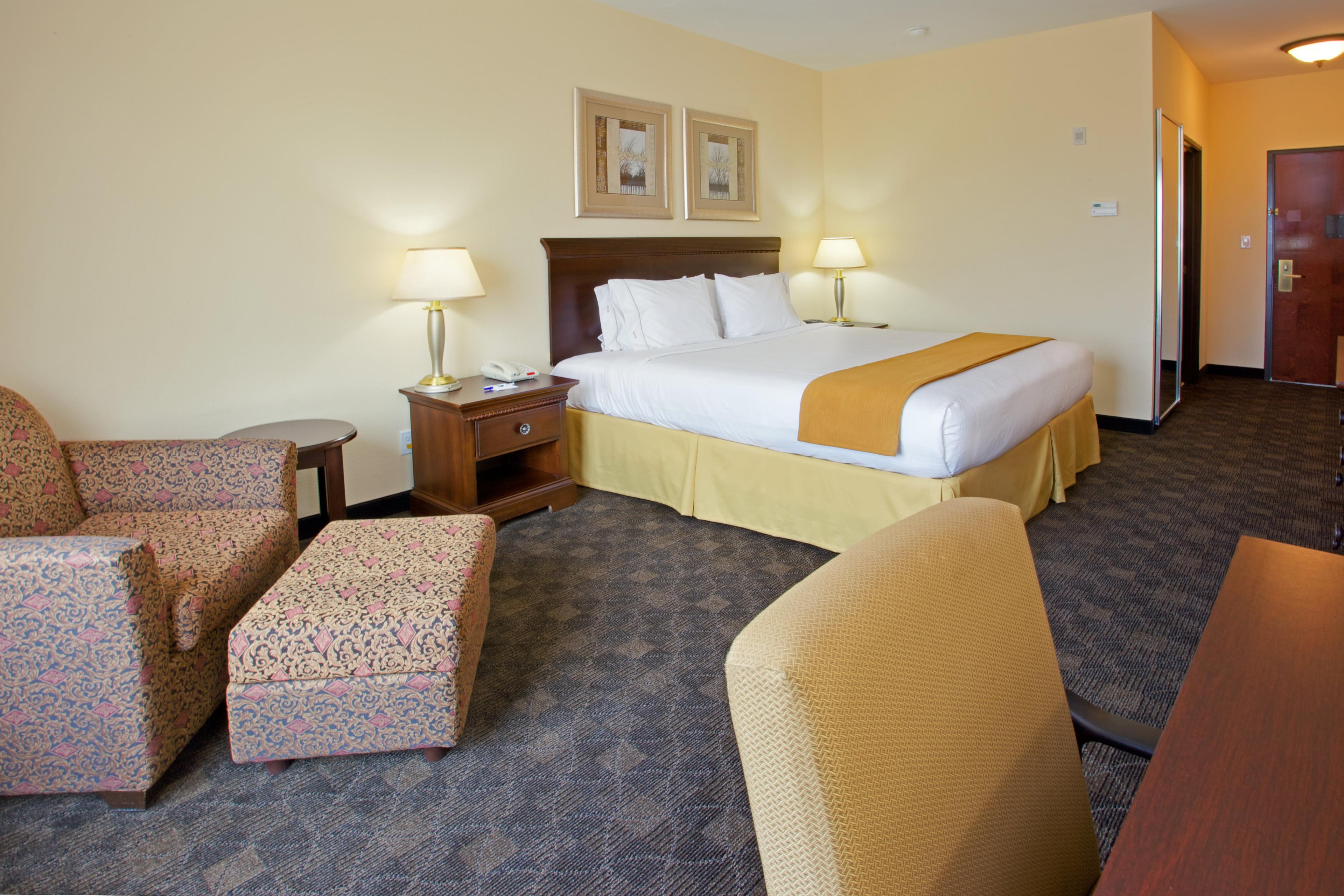 HOLIDAY INN EXPRESS PEARLAND BY IHG