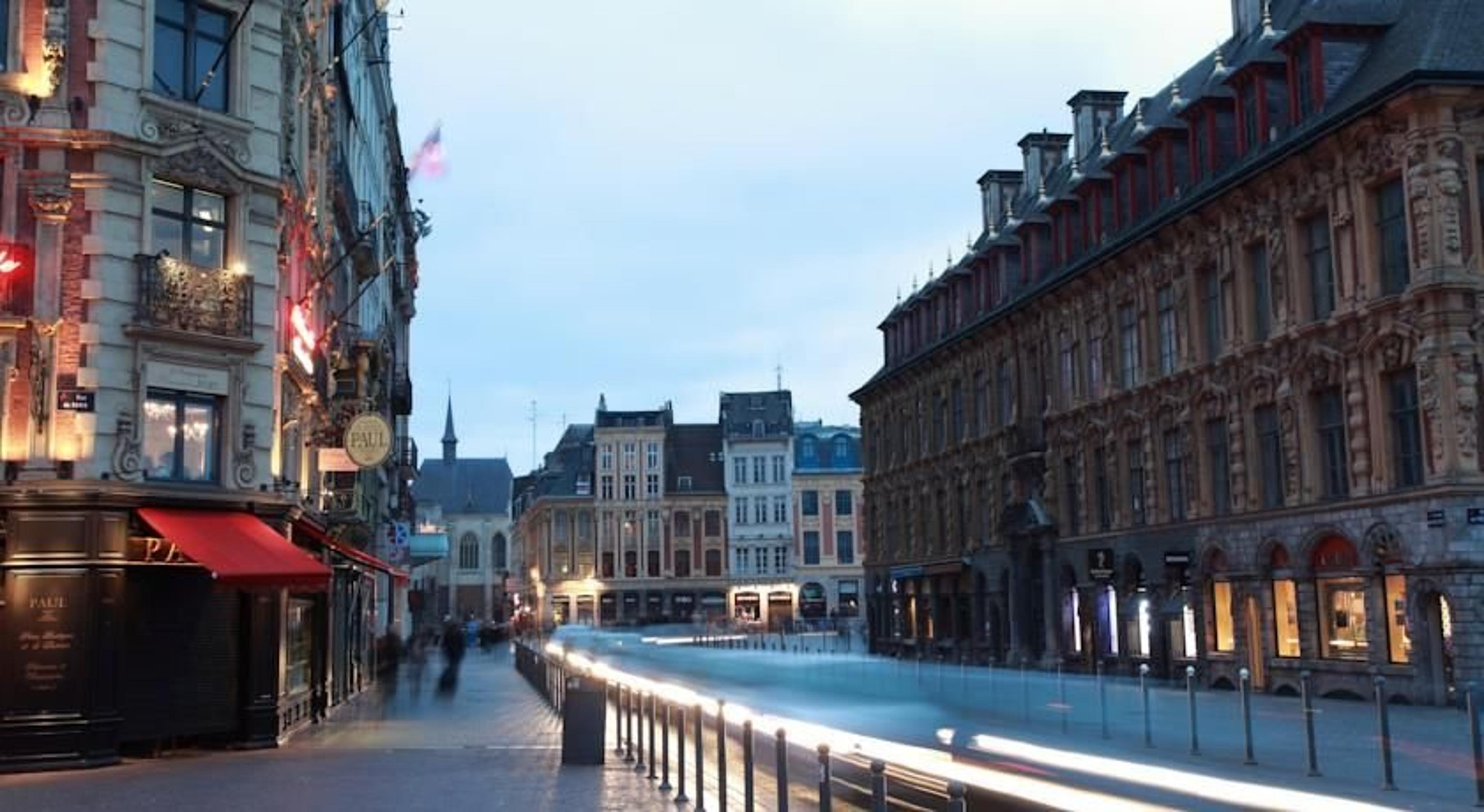 Hôtel de la Paix Lille - Charme, Confort & Accueil chaleureux au coeur de Lille