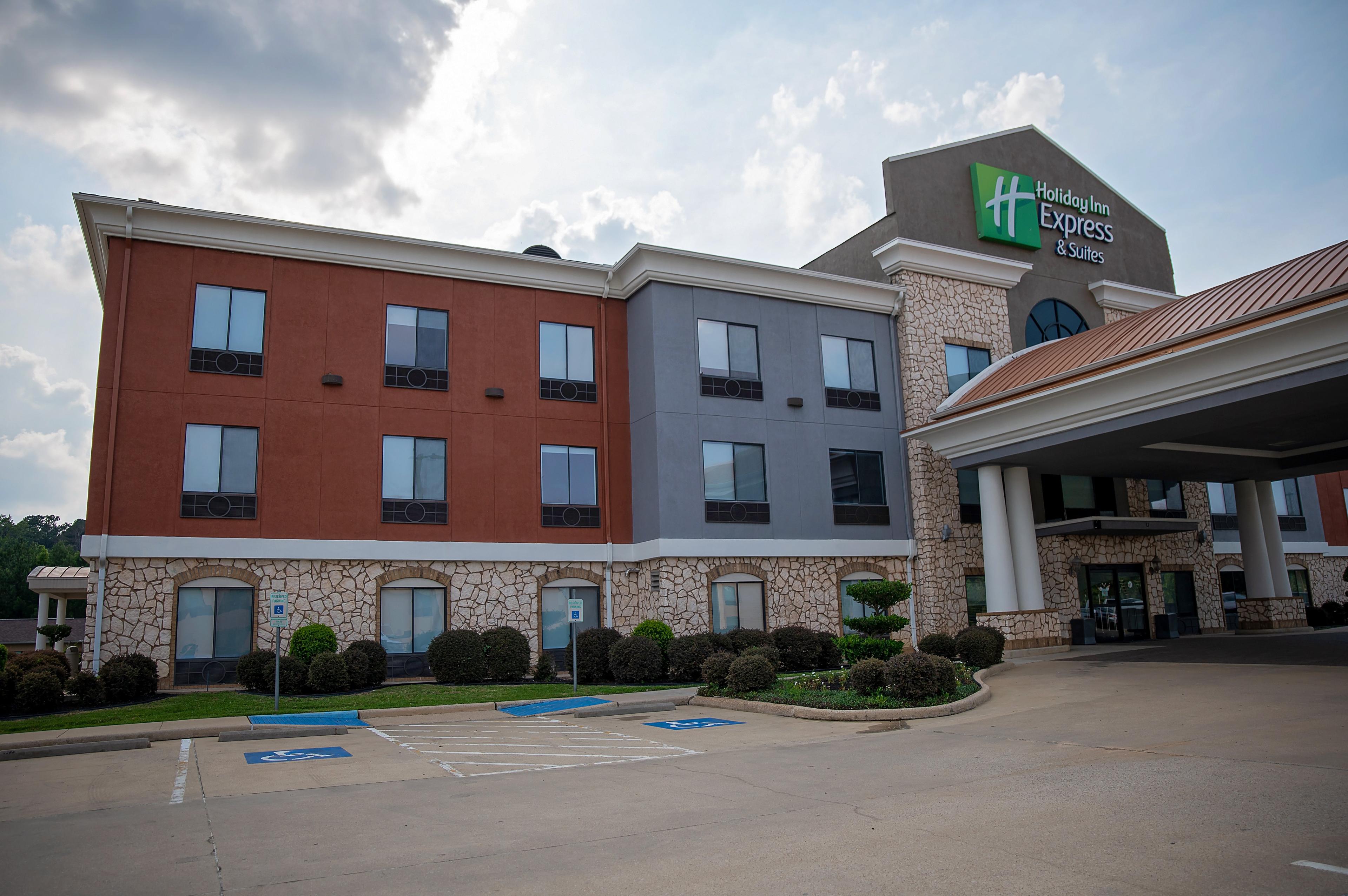HOLIDAY INN EXP STES CENTER BY IHG