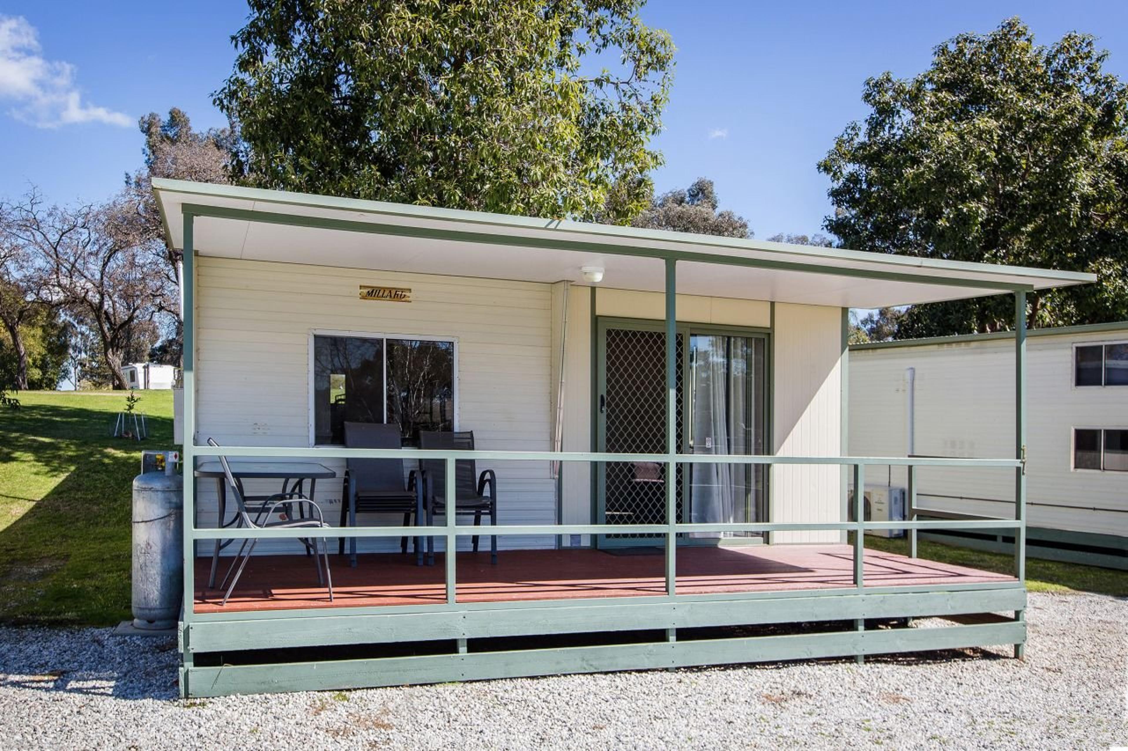 DISCOVERY PARKS - LAKE HUME