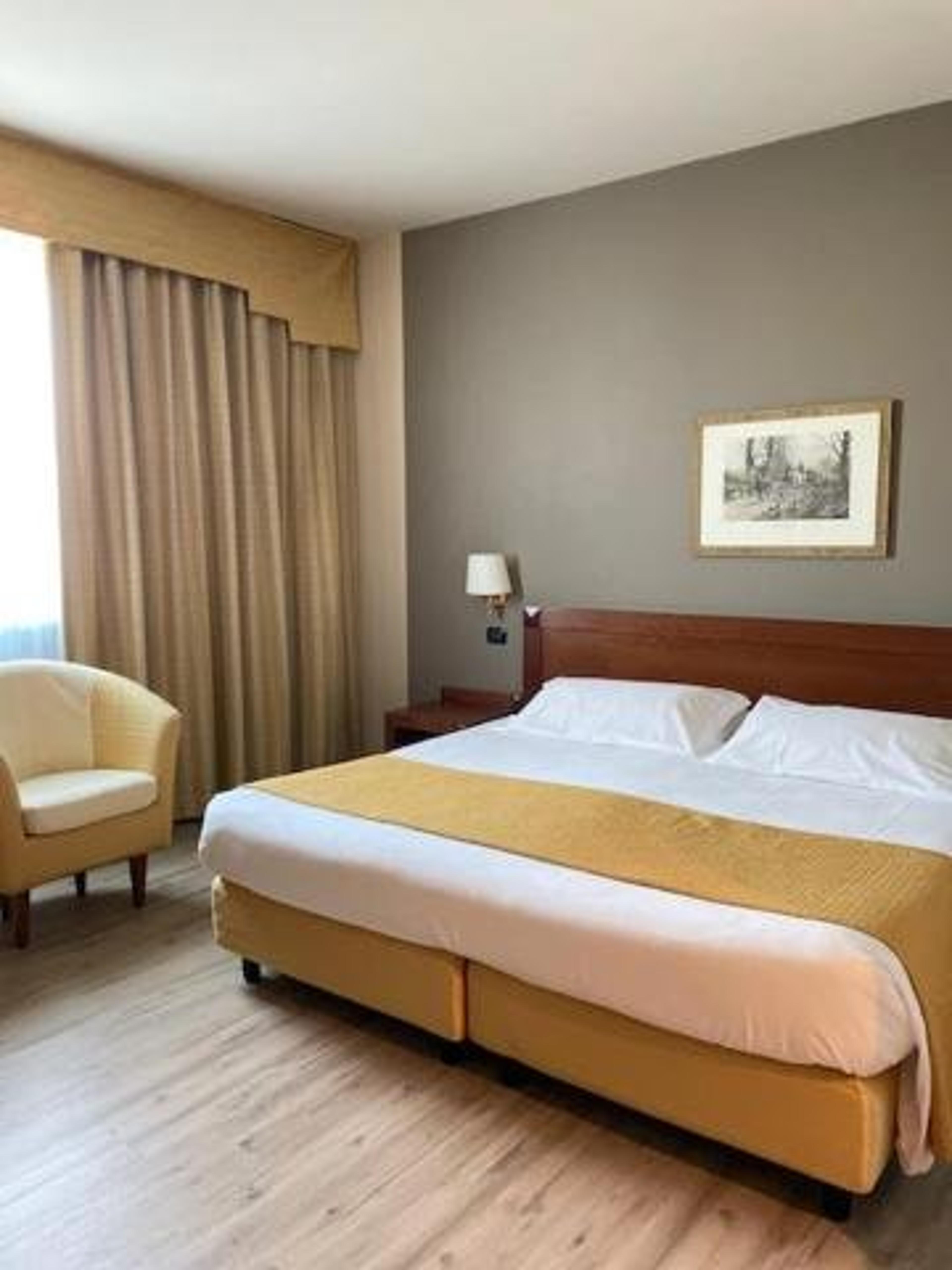 PHI HOTEL CAVALIERI