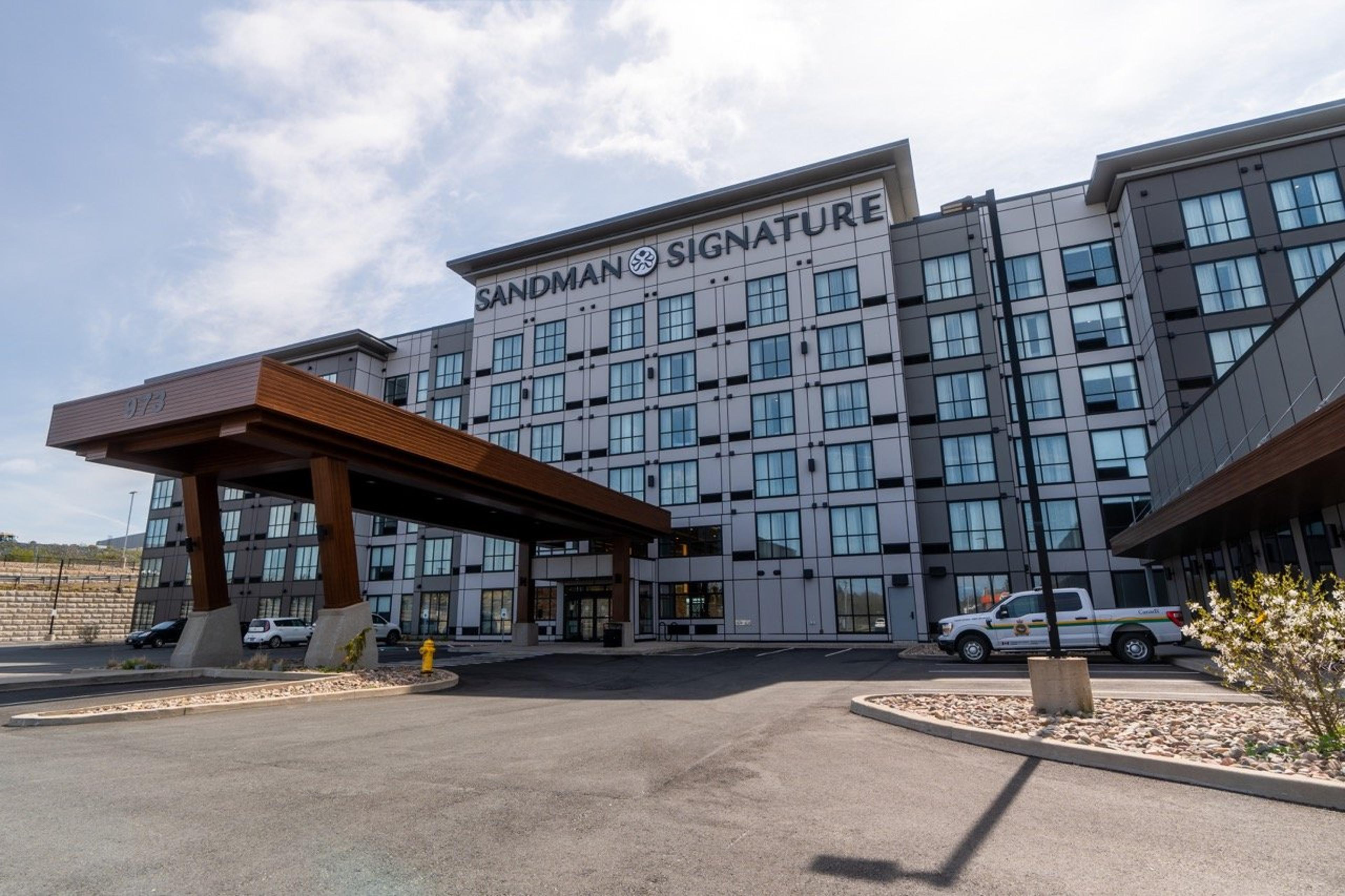 SANDMAN SIGNATURE DARTMOUTH HOTEL A