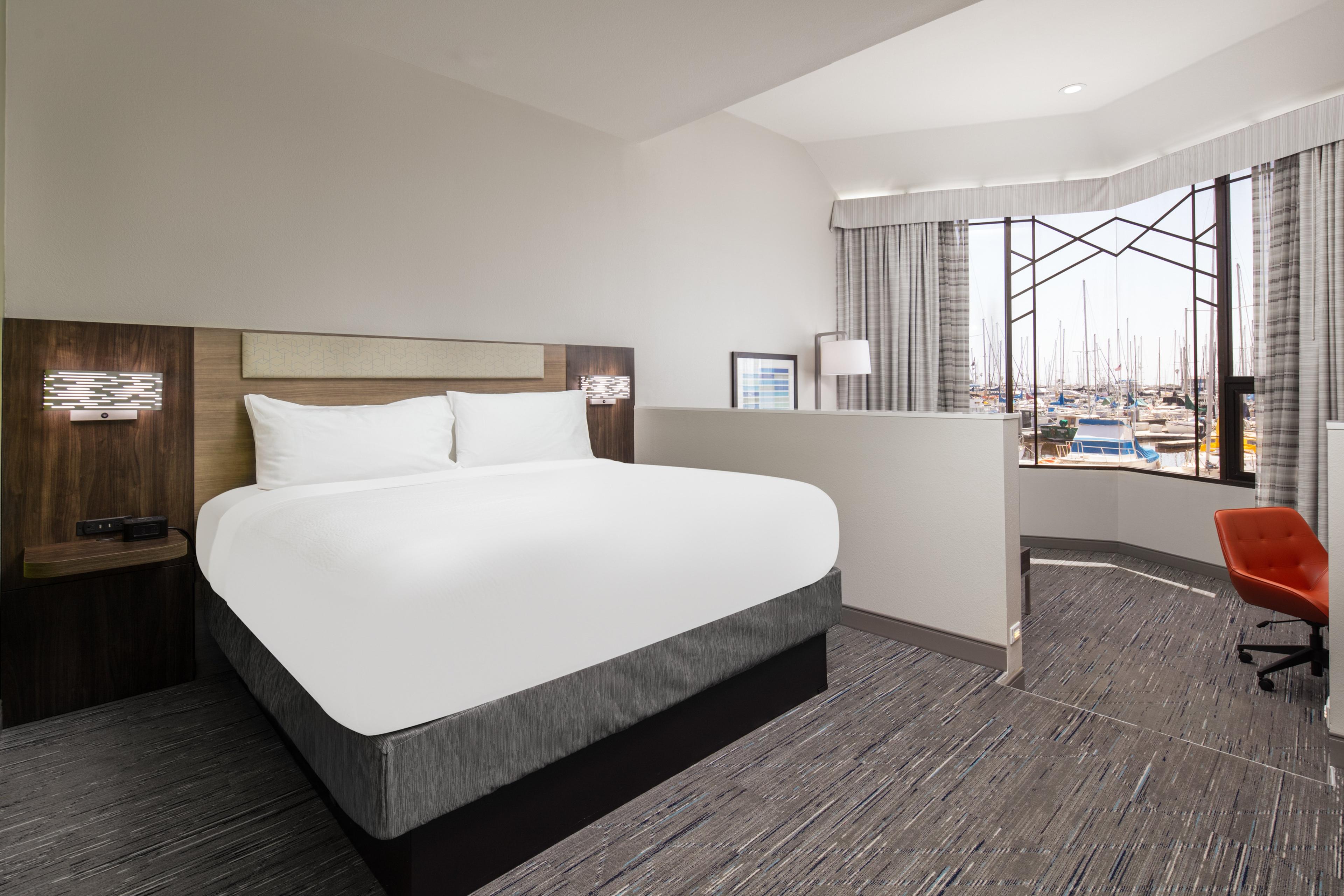 HOLIDAY INN EXP STES VENTURA BY IHG