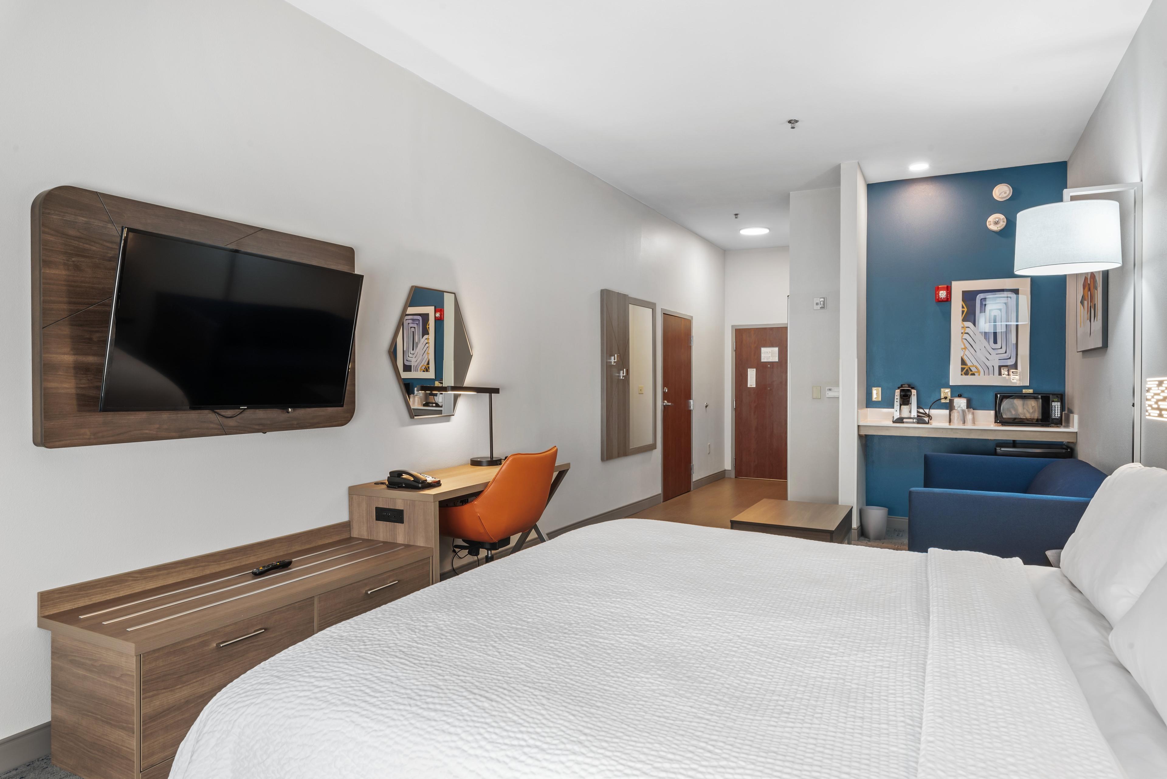 HOLIDAY INN EXP STES MAUMELLE BY IH