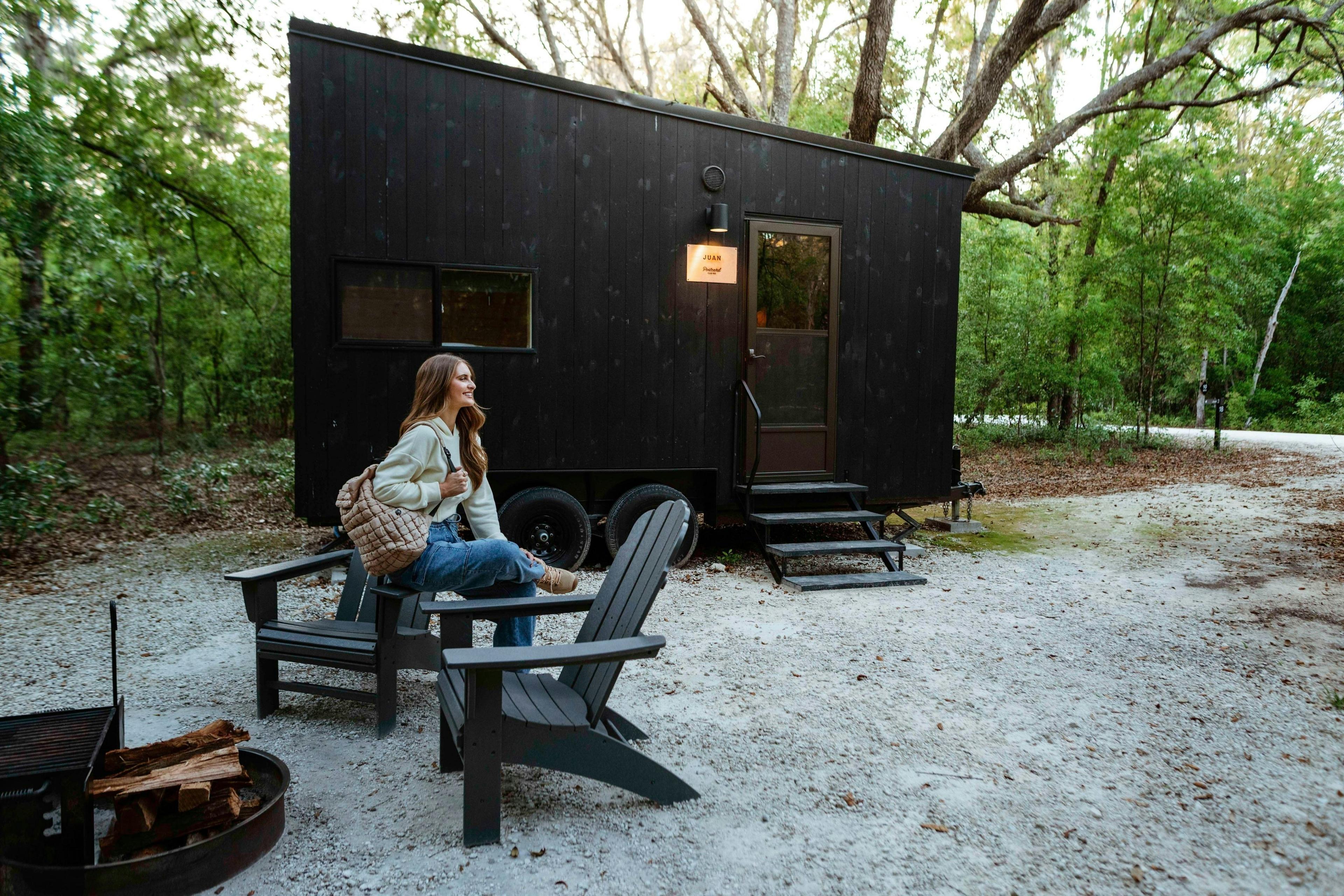 POSTCARD CABINS WILD ROSE
