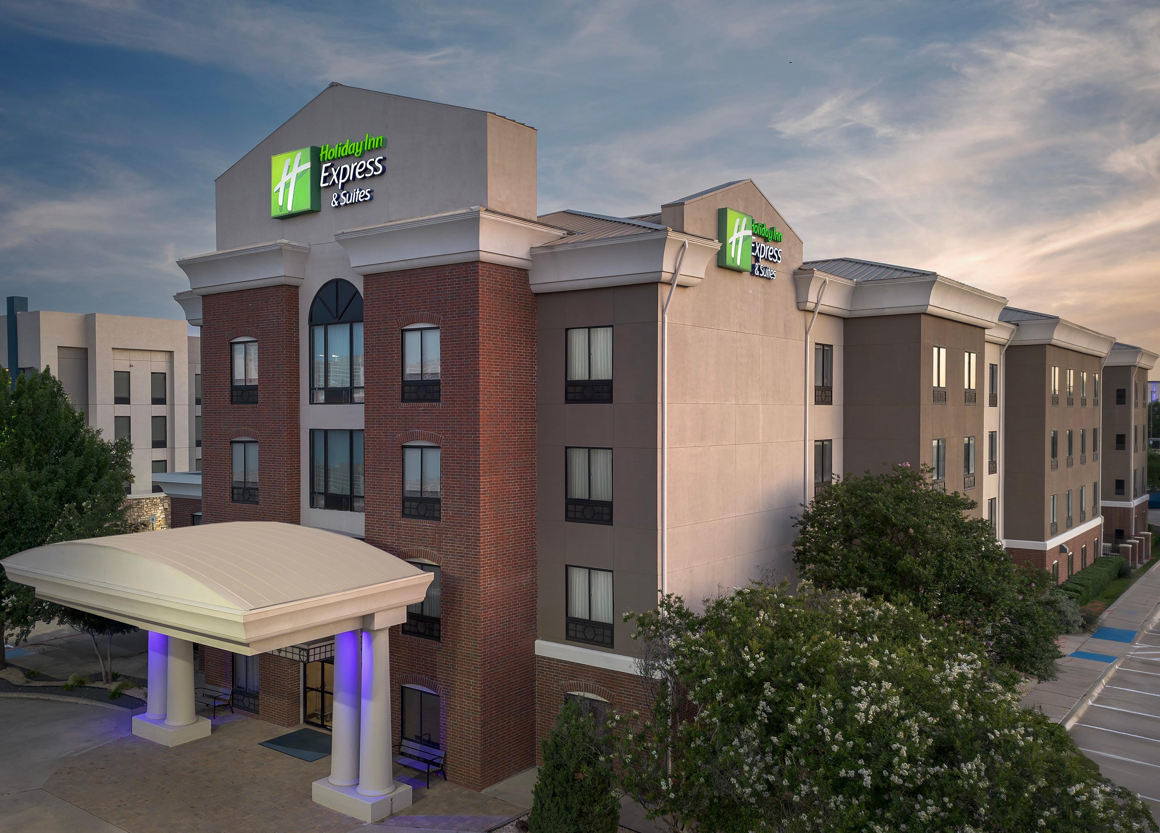 HOLIDAY INN EXP STES HURST BY IHG
