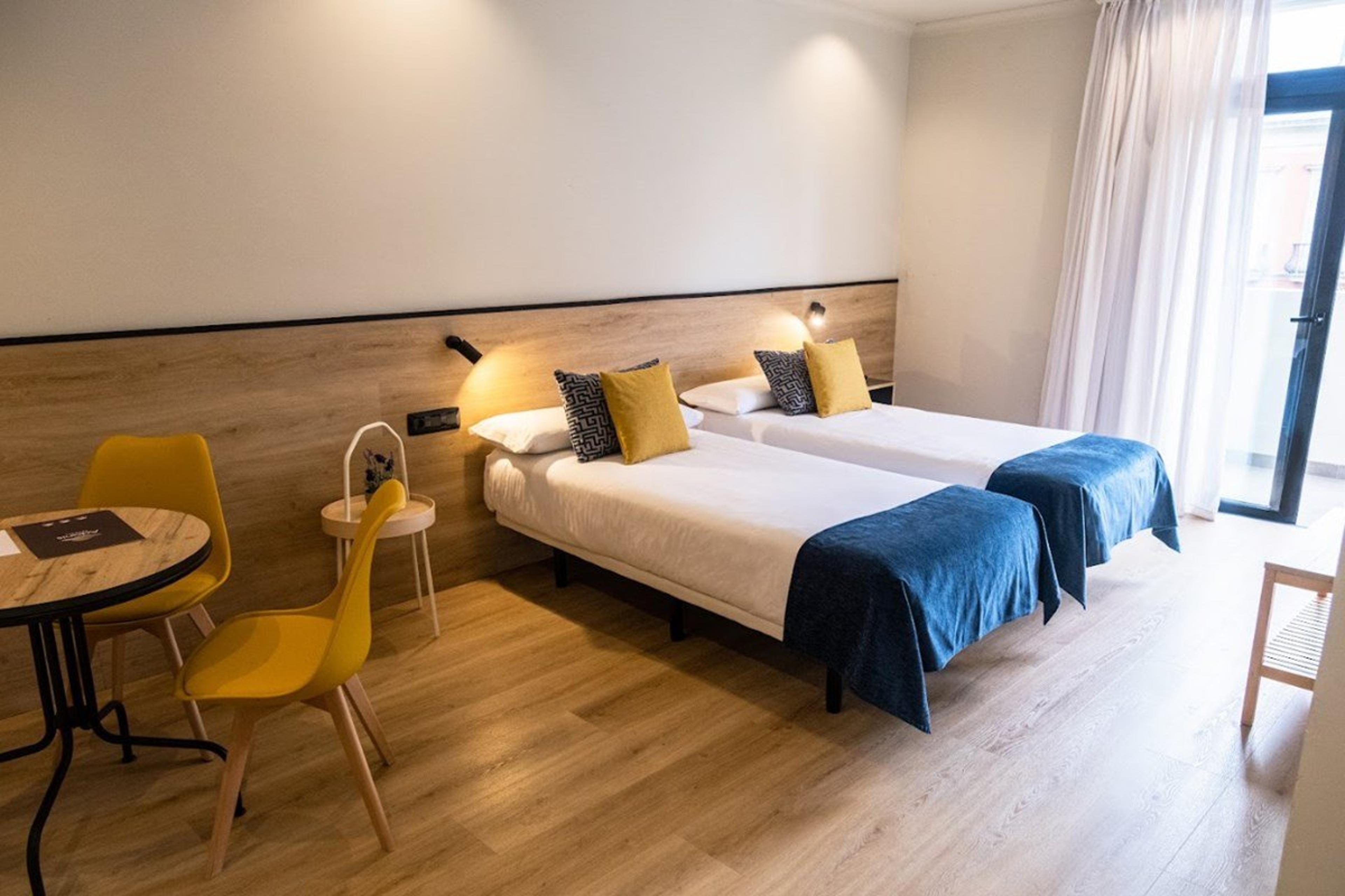 HOTEL ADONIS CAPITAL