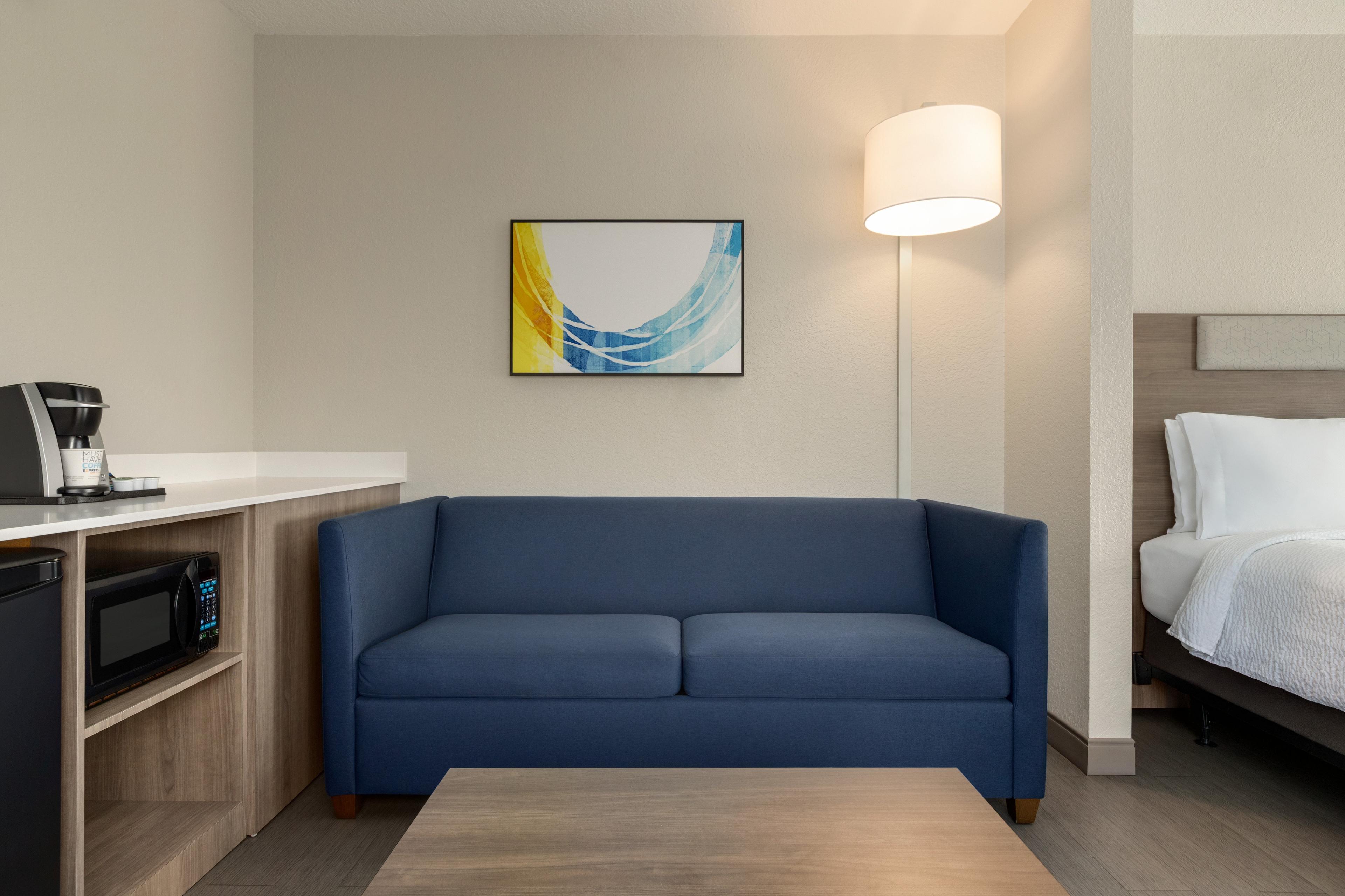 HOLIDAY INN EXP STES DANIA BEAC BY