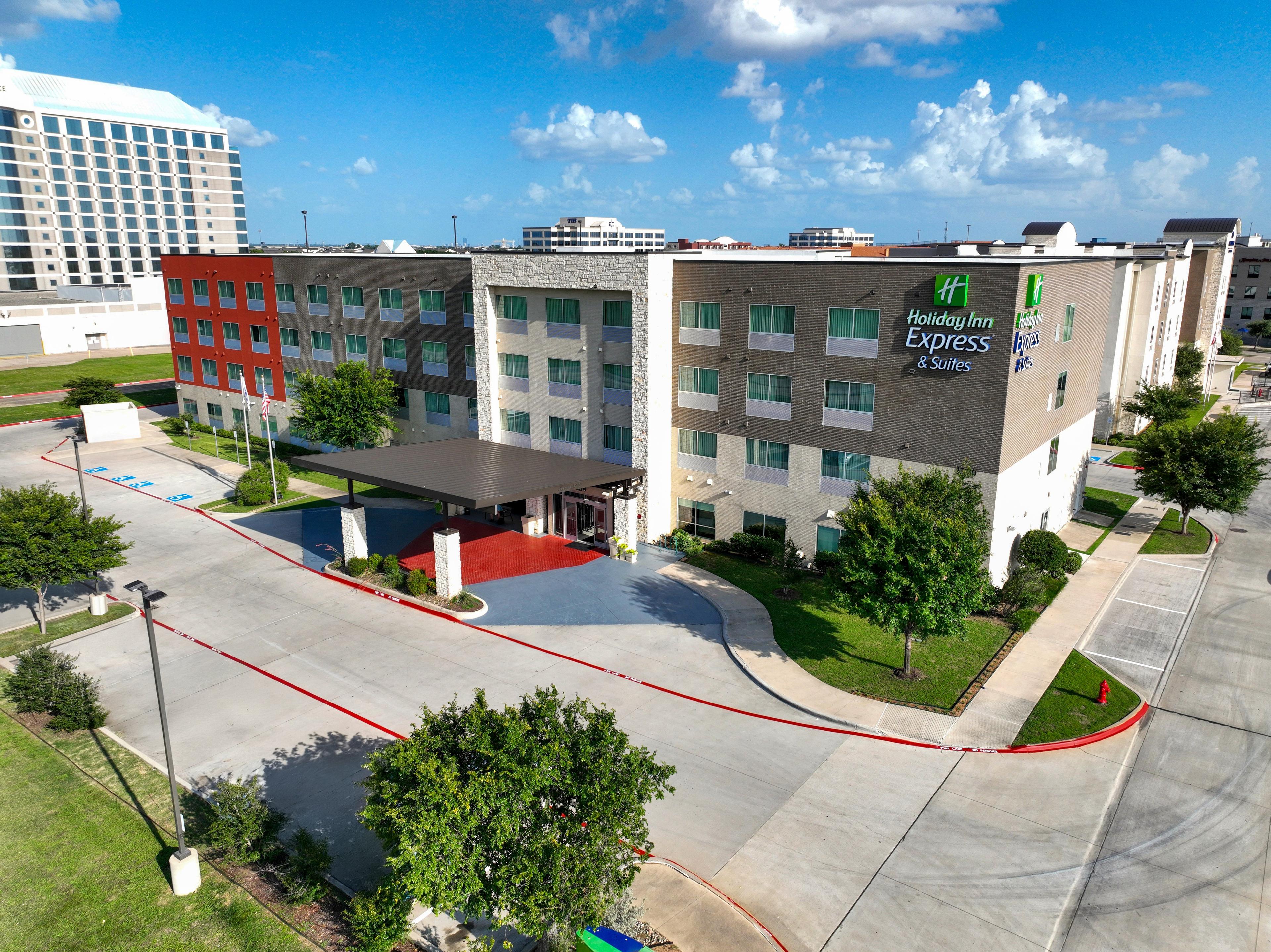 Holiday Inn Express & Suites Dallas NW - Farmers Branch by IHG