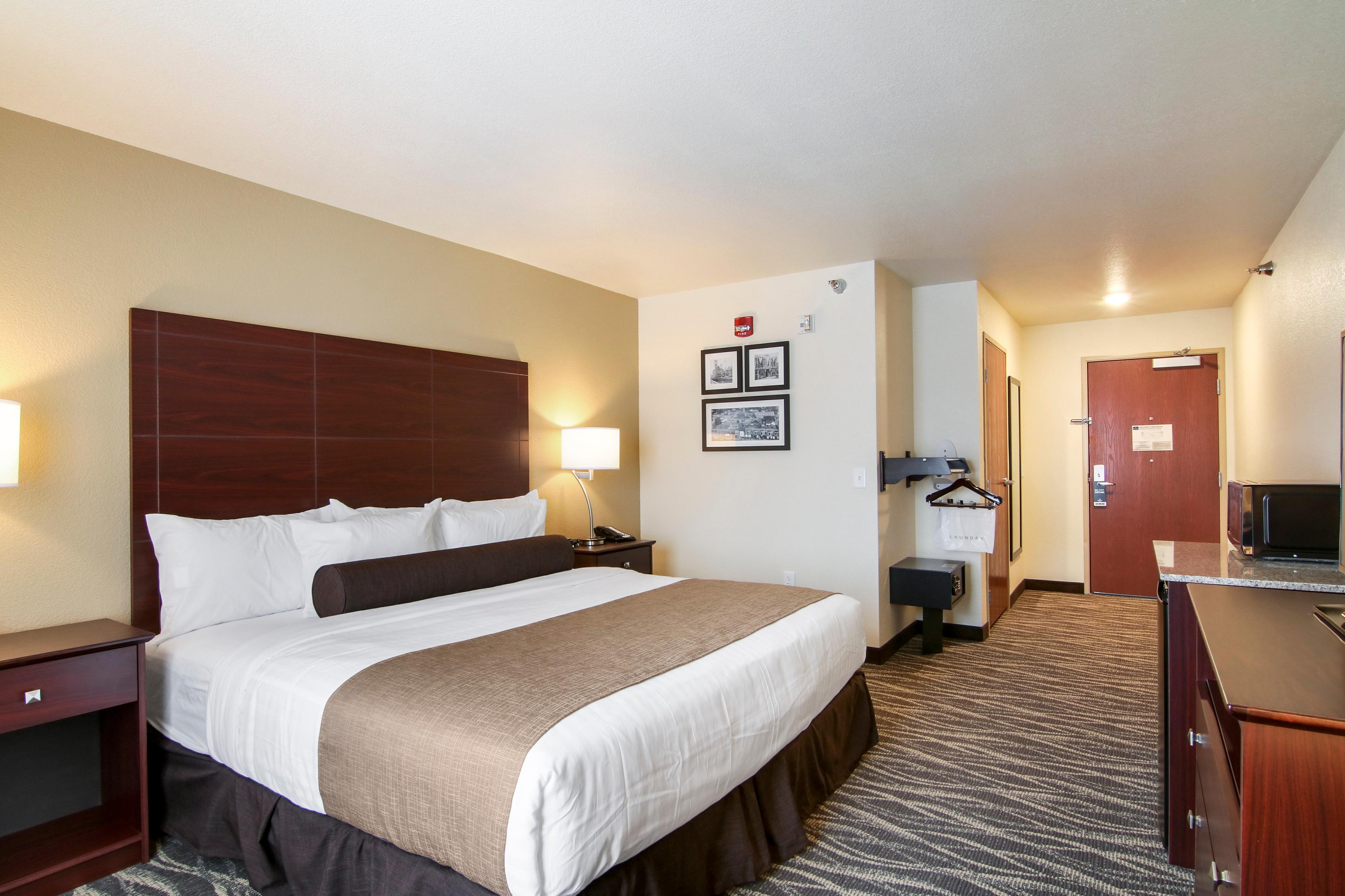 COBBLESTONE INN AT UW STOUT