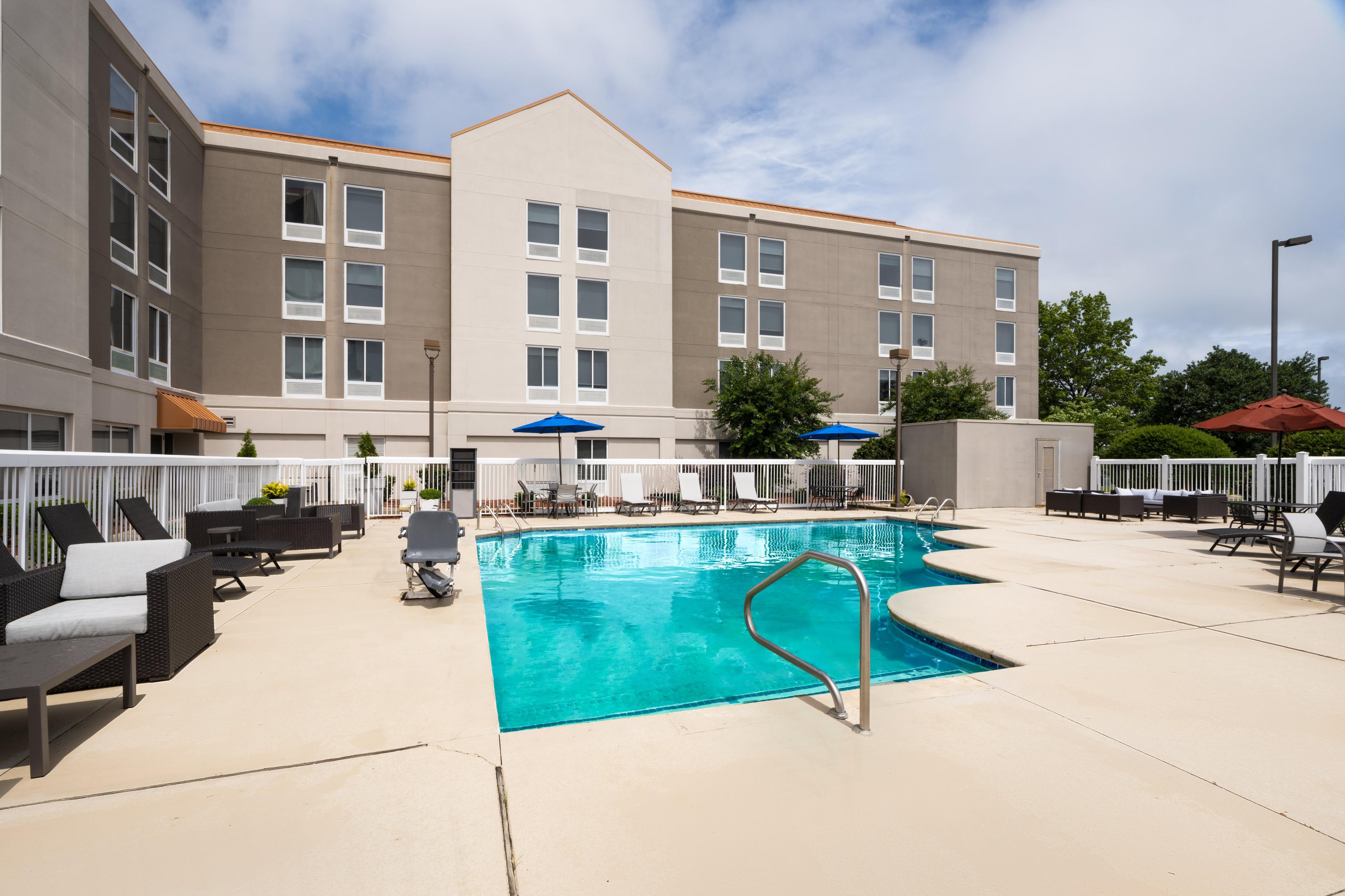 HOLIDAY INN EXPRESS GREENVILLE BY I
