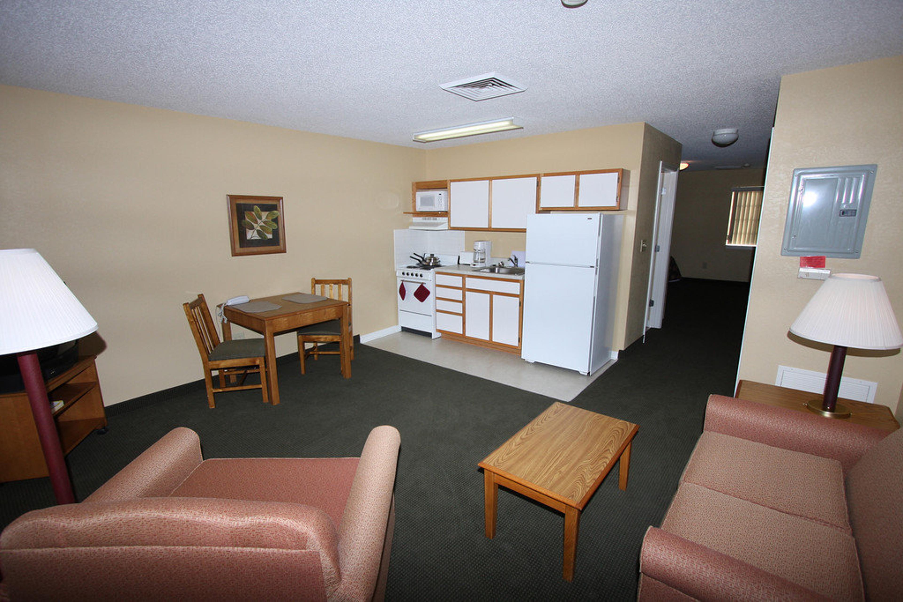 AFFORDABLE SUITES OF AMERICA