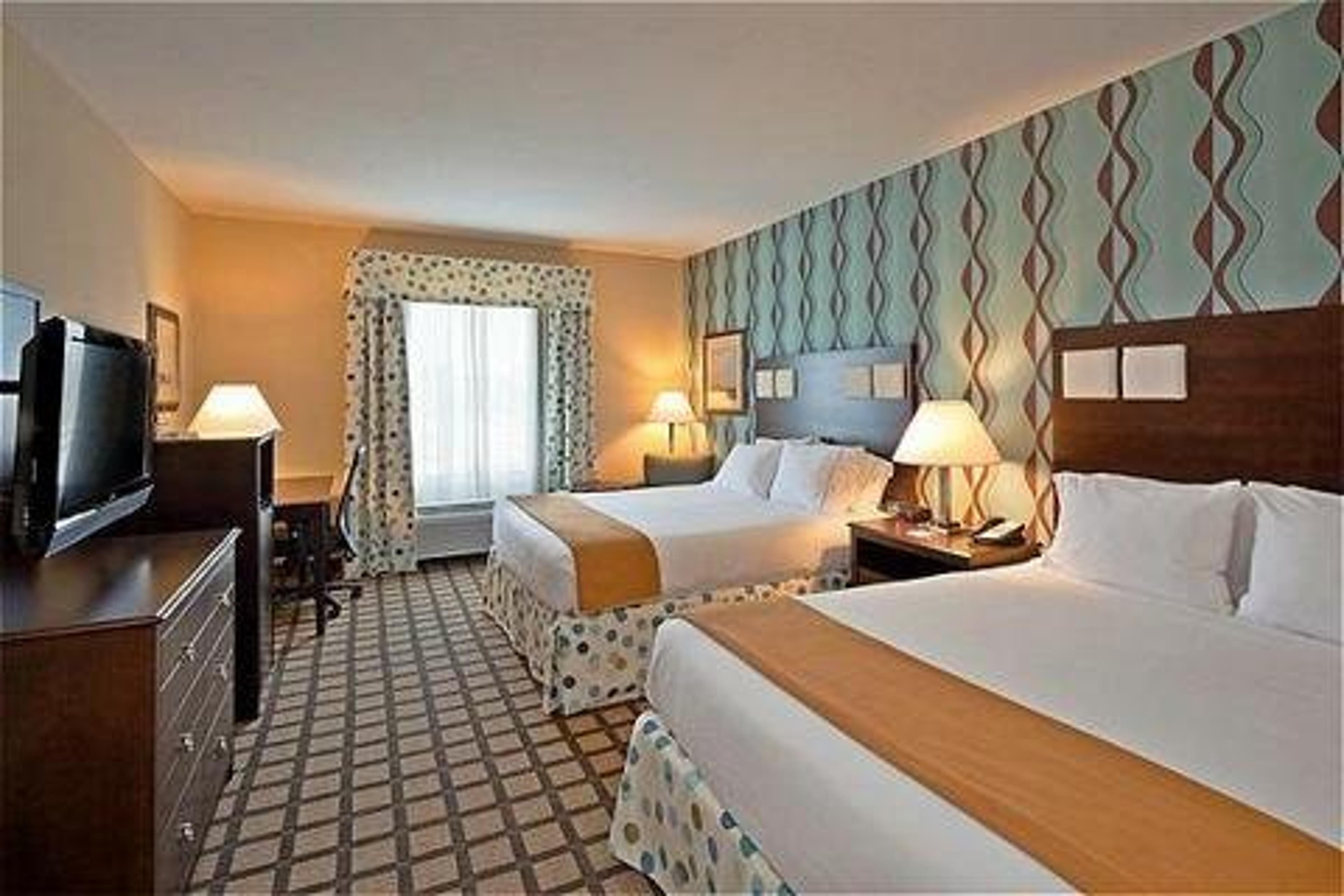 HOLIDAY INN EXP STES FAIRBURN