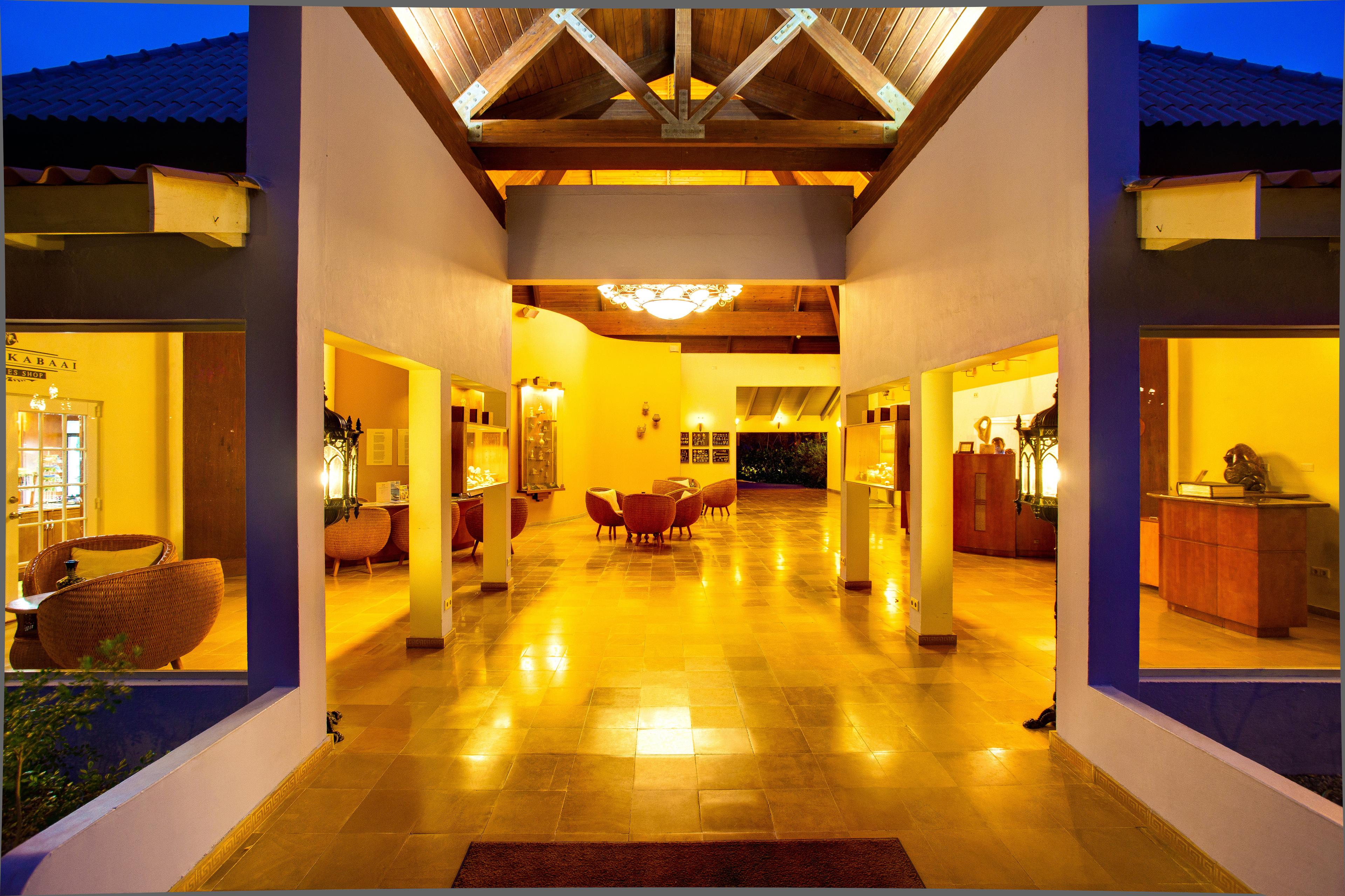 KURA HULANDA LODGE