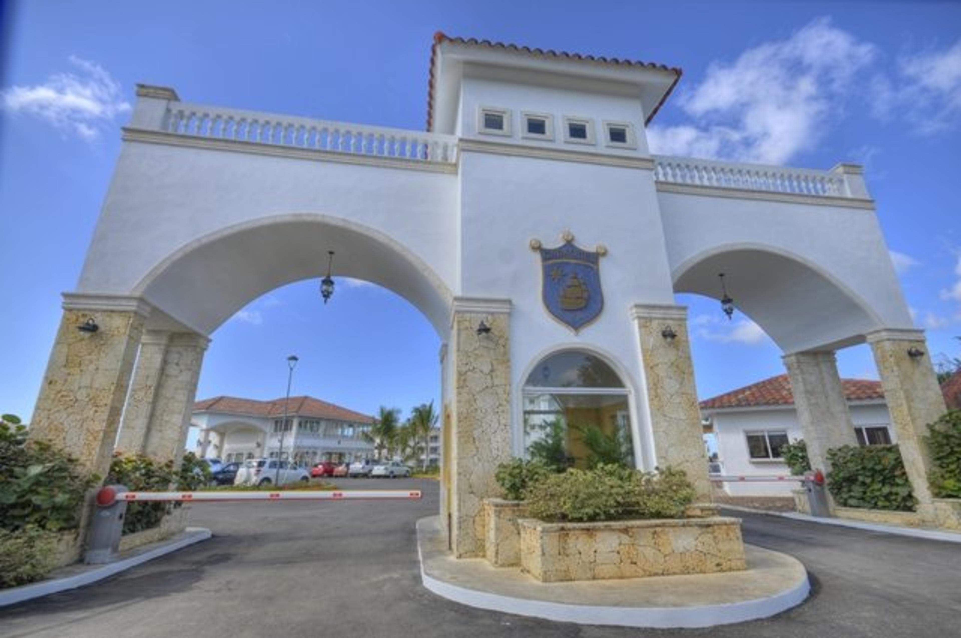 CADAQUES BAYAHIBE