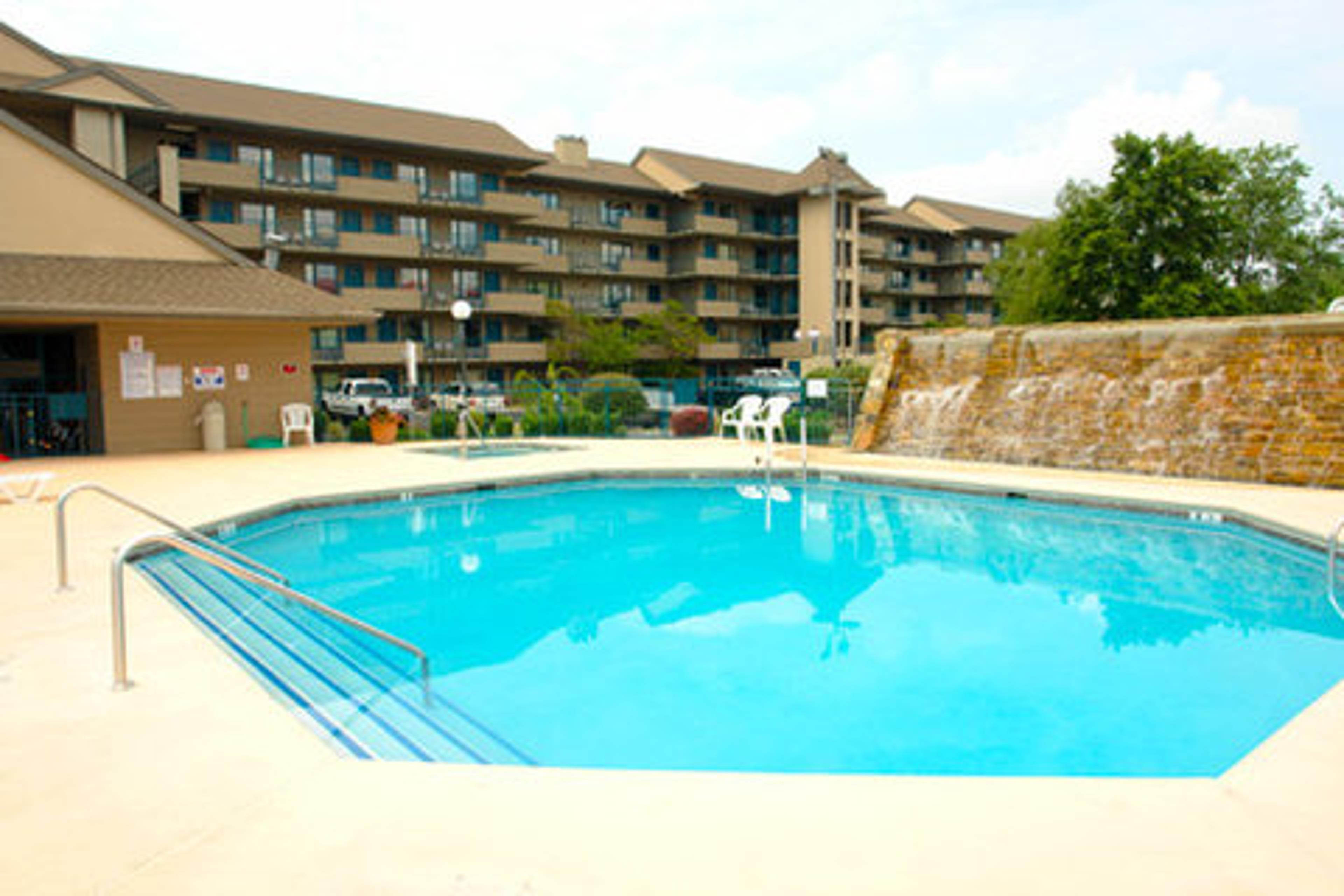 ARBORS AT ISLAND LANDING HOTEL