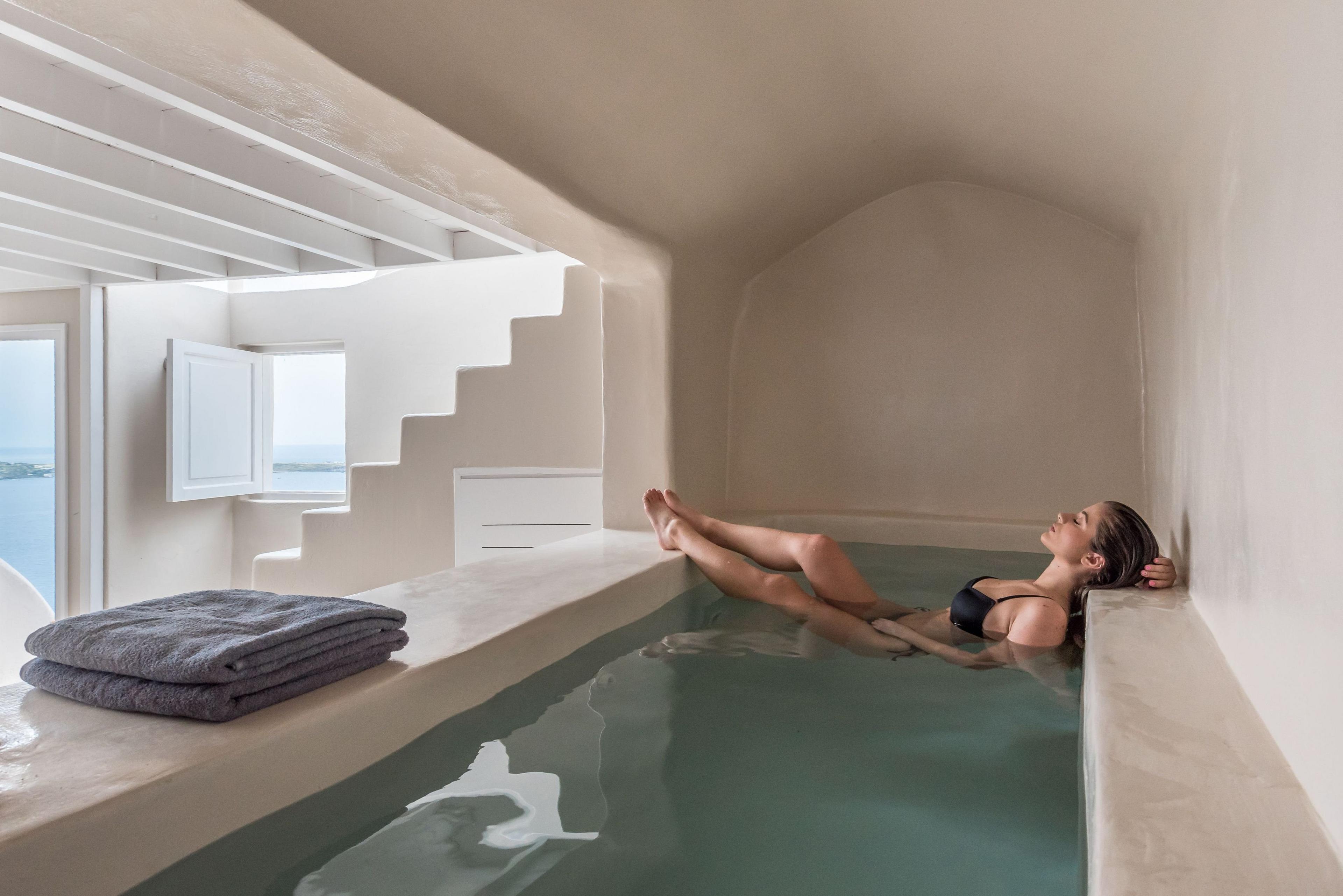 OIA CASTLE LUXURY HOTEL